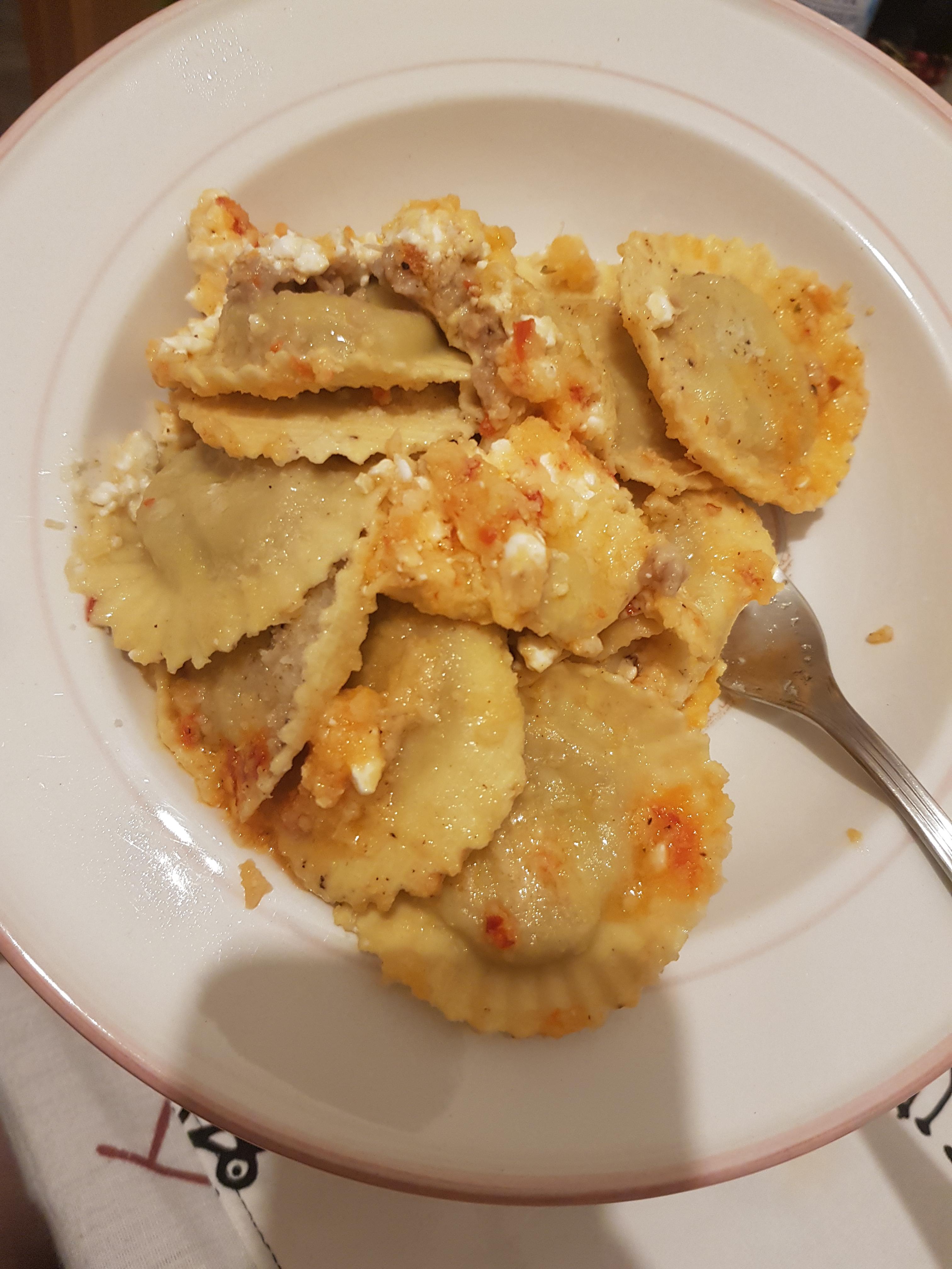 Chicken parmesan ravioli with black pepper, chilli and garlic oil and soft cheese : rdrunkencookery Chicken parm ravioli