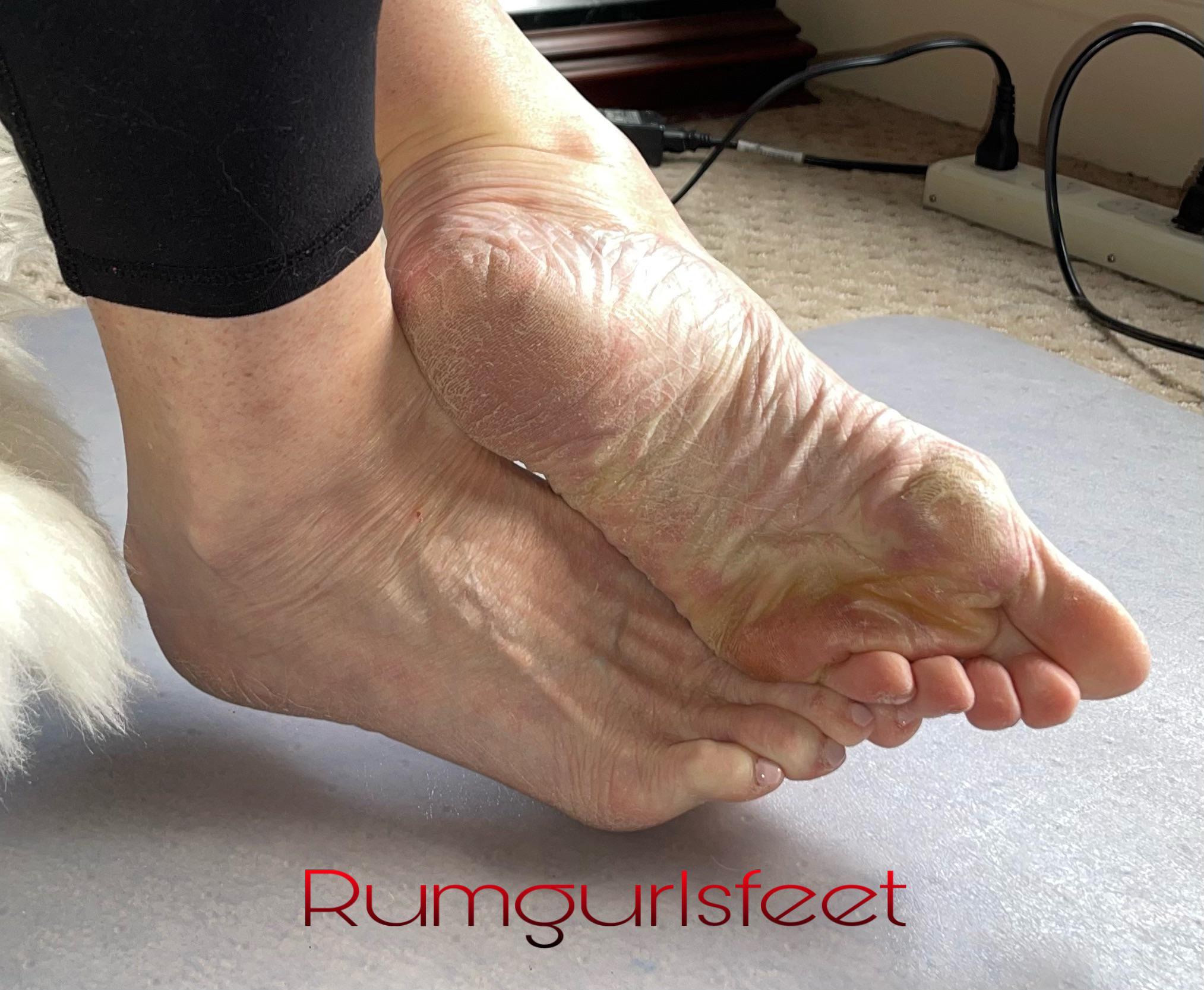 My mature wrinkles💋 : rsoleslovers Lick mature feet