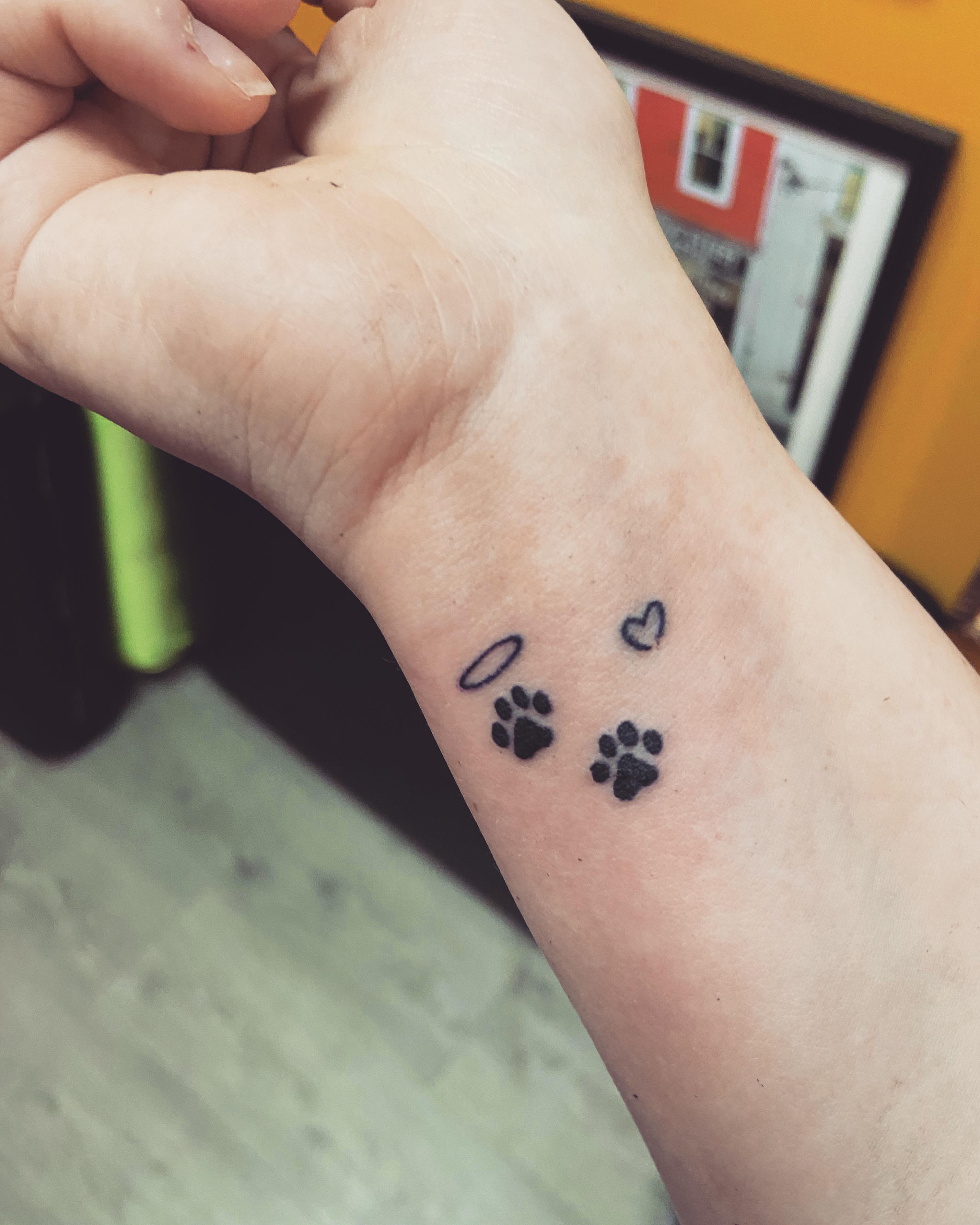 Tatuajes de patas de perro