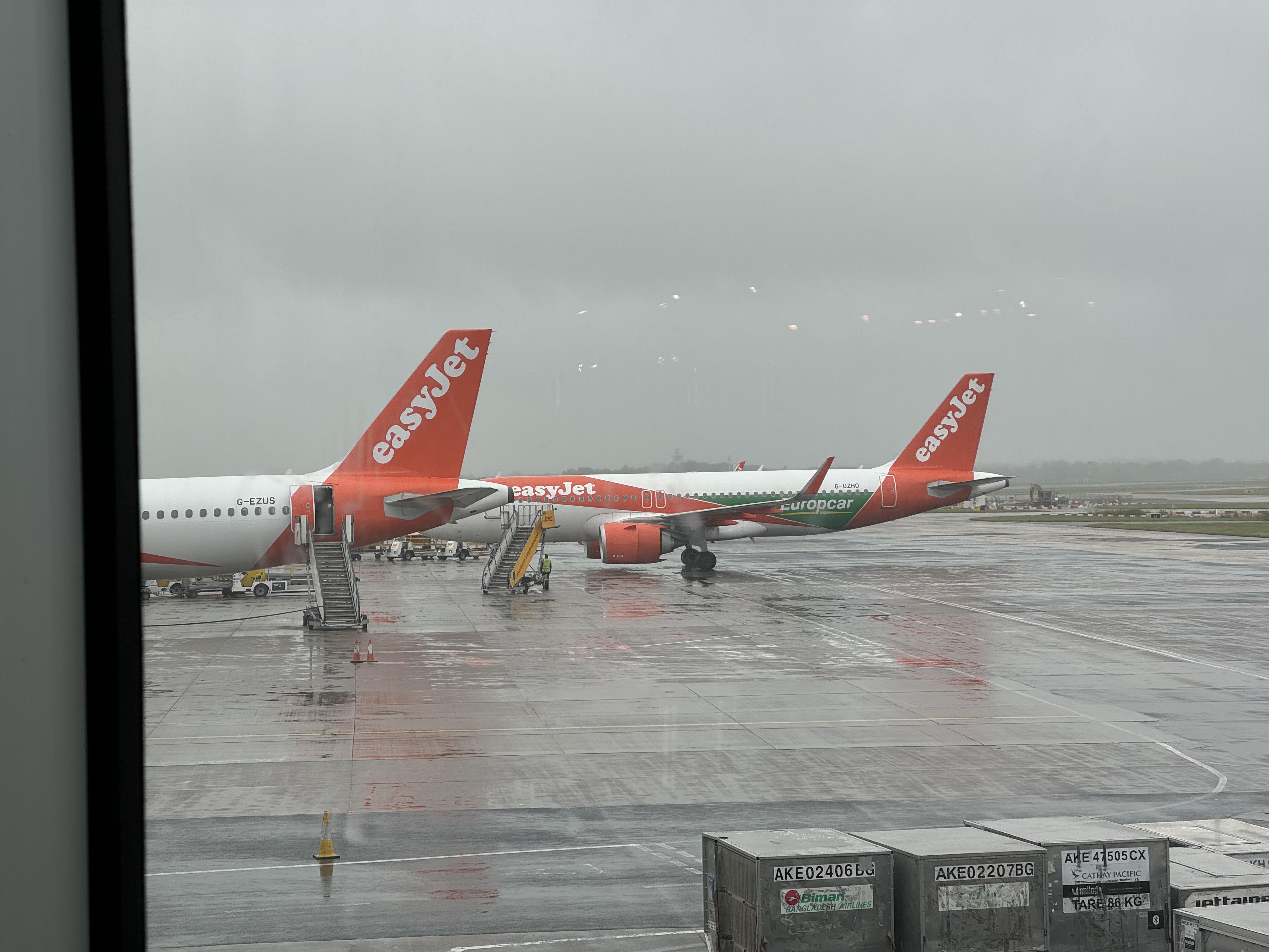 Can you fly planes if you're color blind