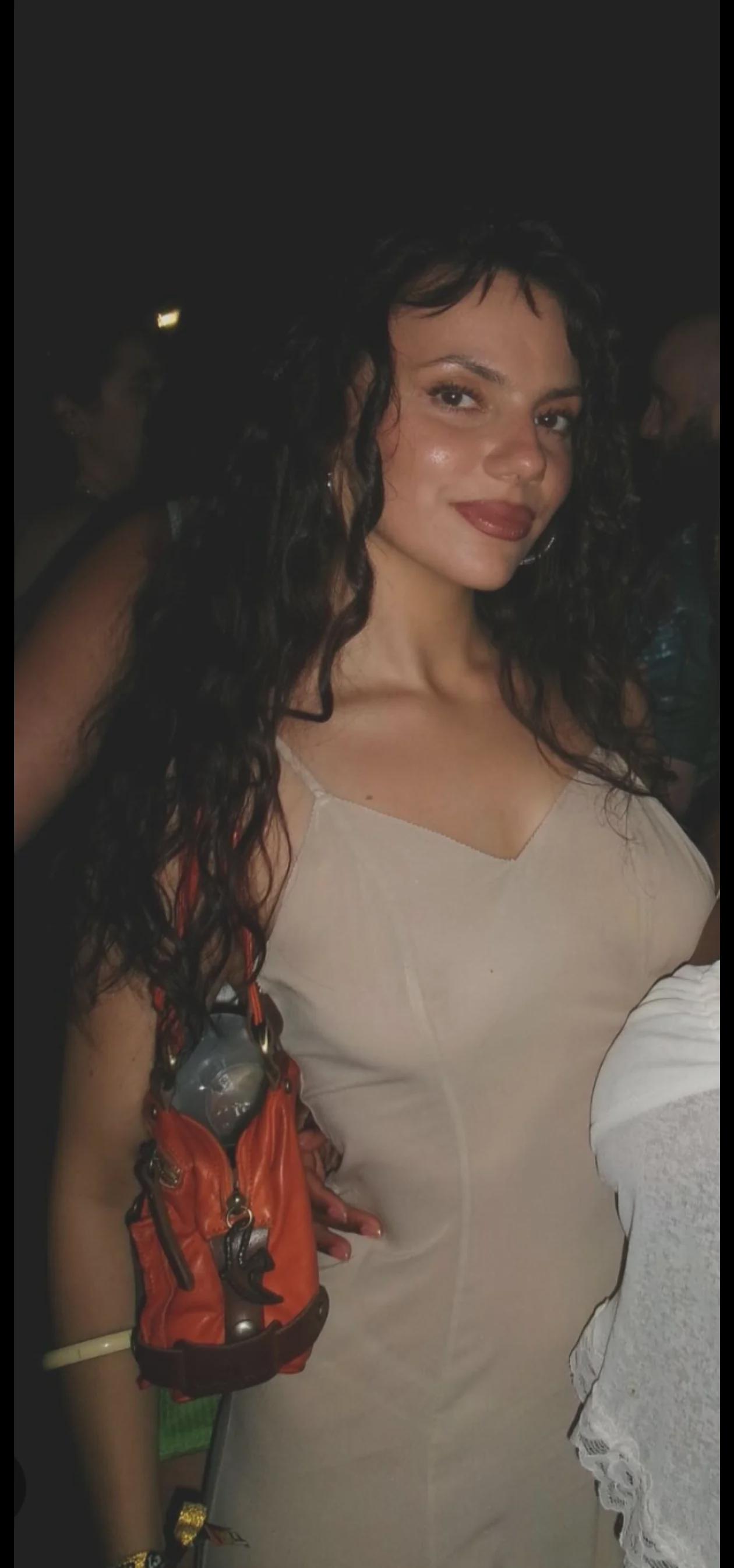 dafne keen tetas