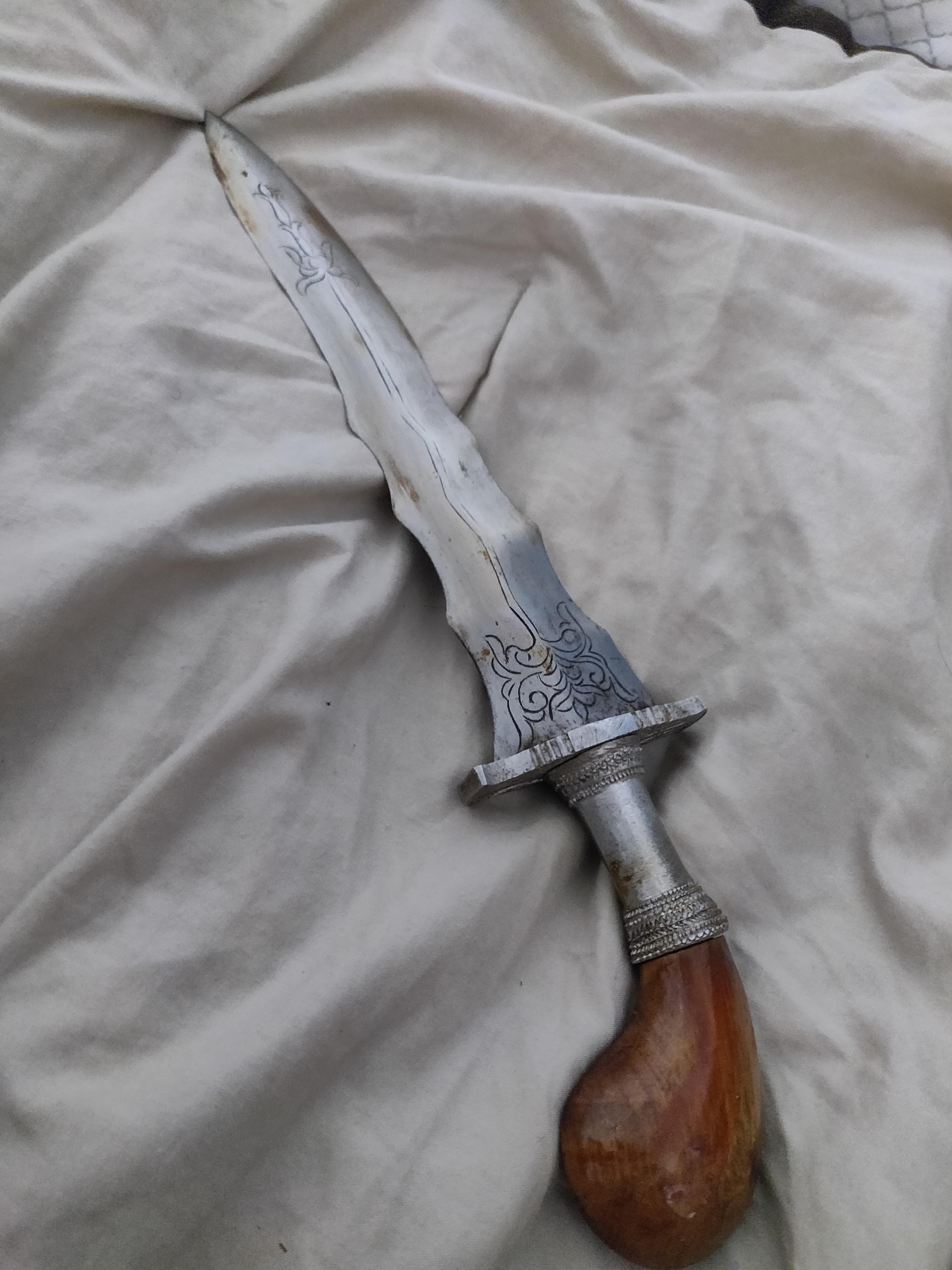 Help Me Please I Need The History On This Sword. : R/Swords 4608_x_3456_jpg