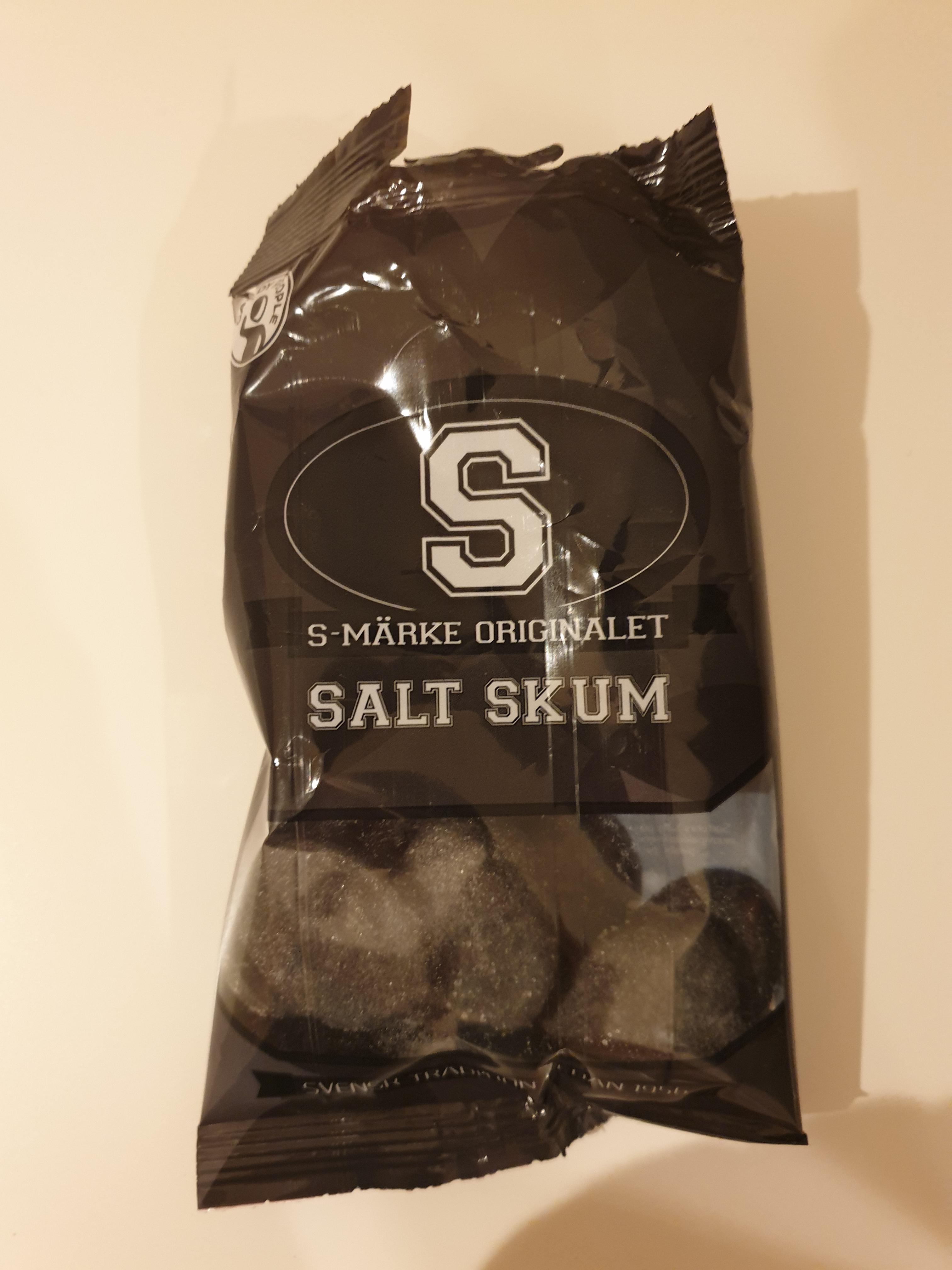 What poison smells like licorice