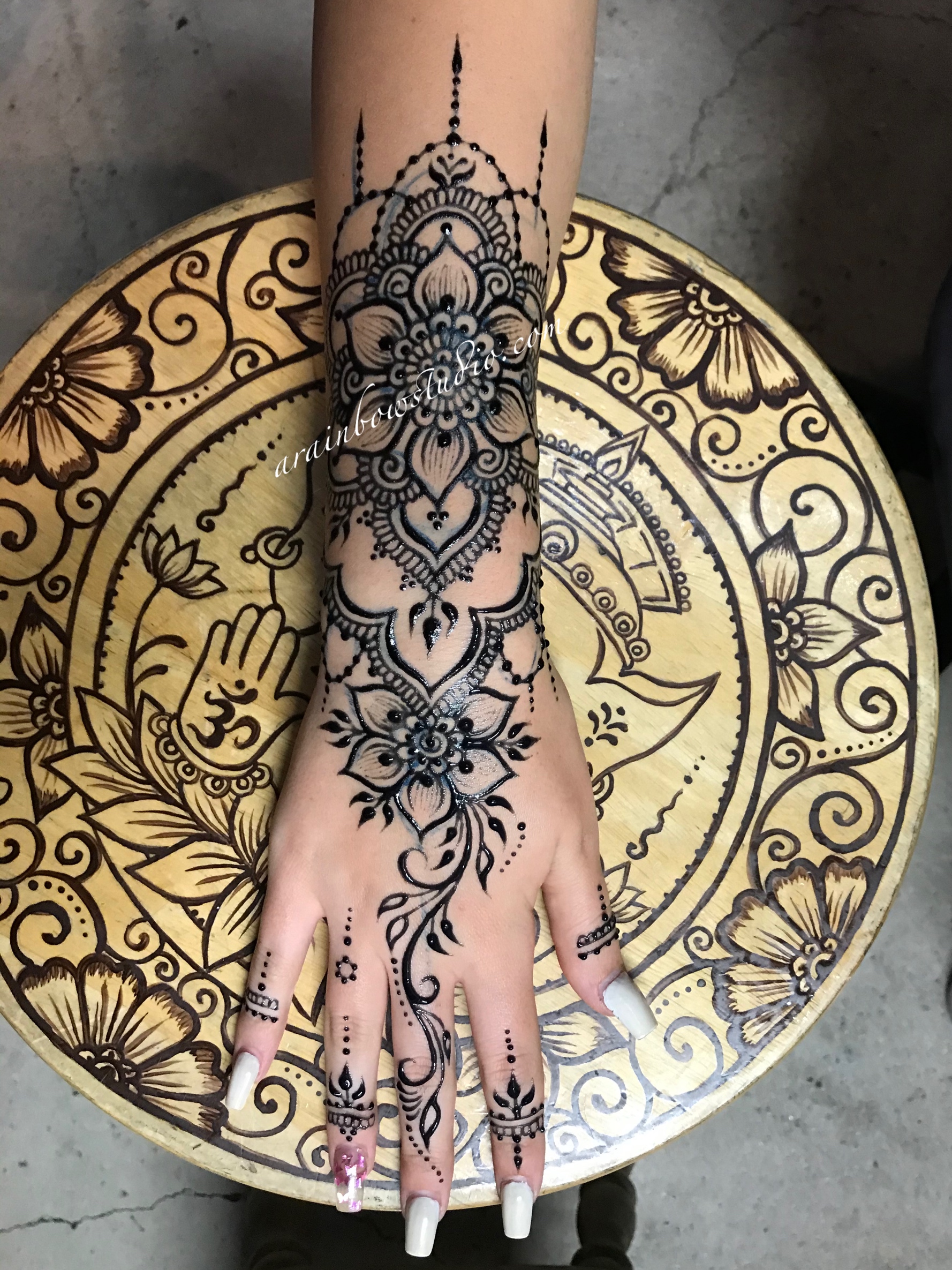 Jagua Tattoo – A Rainbow Studio | Henna & Jagua Tattoo In Waikiki, Hawaii 300_x_225_jpg