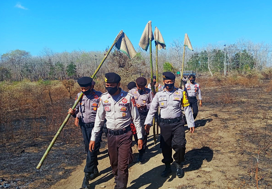 Di Tengah Kondisi Pandemi Covid-19, Polres Sumbawa Giat Patroli Cegah  Kebakaran Hutan dan Lahan