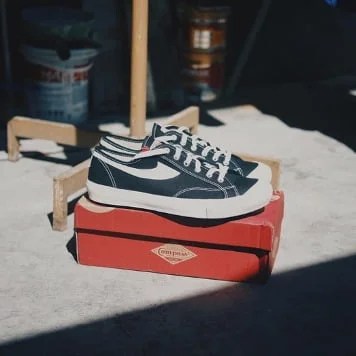 Compass, ‘Sepatu Gaib’ Buatan Indonesia yang Mendunia | Barisan.co