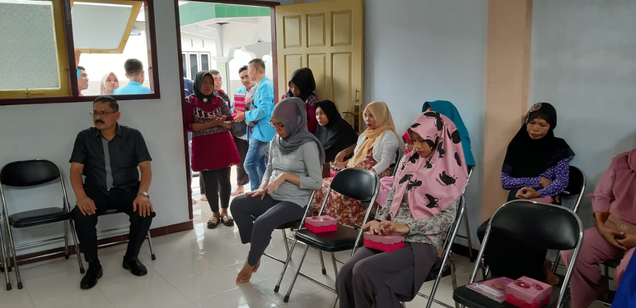 Penyuluhan Kesehatan Ibu Hamil dan Pentingnya ASI Eksklusif di kel. Tenilo  Kec. Kota Barat - Poltekkes Kemenkes Gorontalo