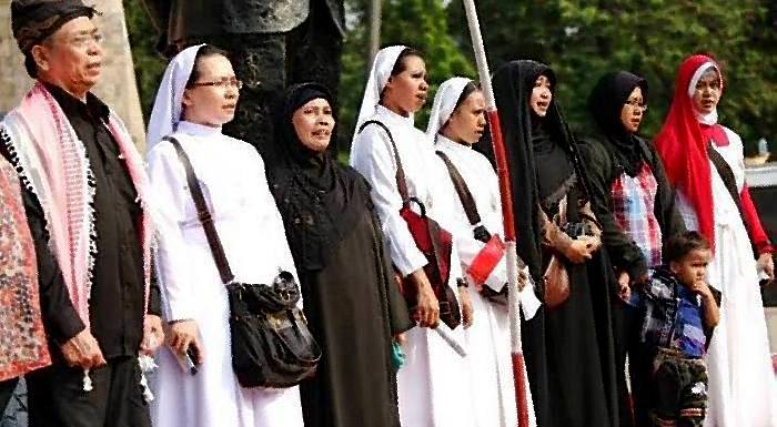 Pengertian WARGA NEGARA adalah: Asas, Syarat, Landasan Hukum