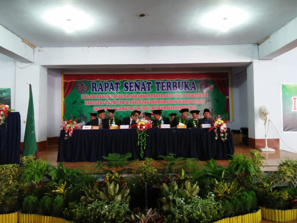 Institut Agama Islam Muhammadiyah Bima | Wisuda Angkatan V Tahun Akademik  2019/2020 Strata Satu (S1) Fakultas Tarbiyah dan Ekonomi dan Bisnis Islam  IAI Muhammadiyah Bima