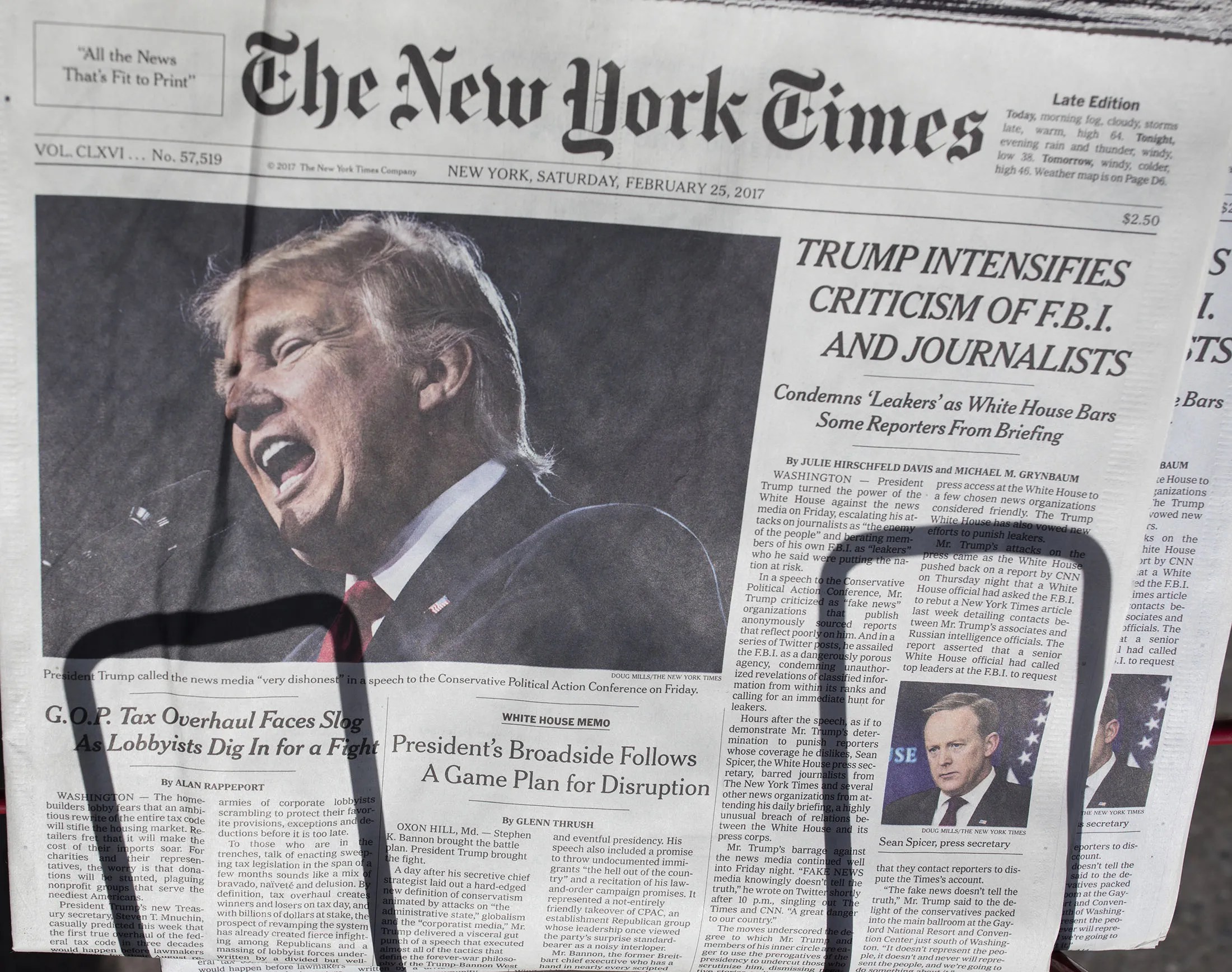 Trump padit New York Times-in për shpifje, kërkon 15 miliardë dollarë