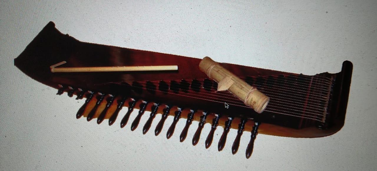 apa nama musik tradisional pada gambar di atas?dimana asal  daerahnya?dimainkan dengan cara apa?apa - Brainly.co.id