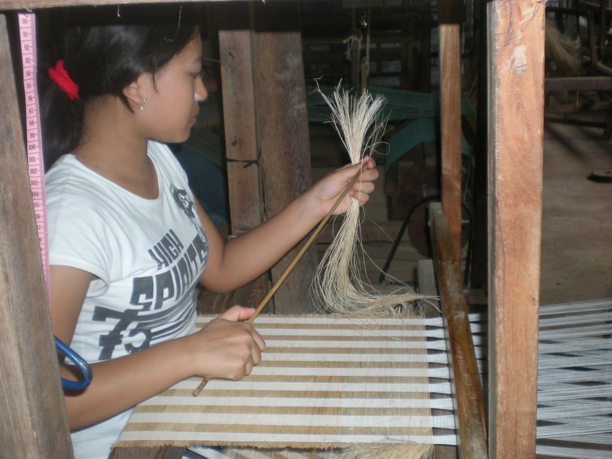 Mendulang Uang dari Pelepah Pisang | idealoka