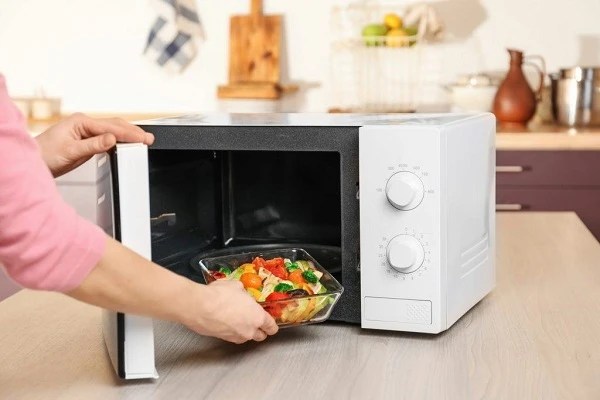 Ini 8 Fungsi Microwave yang Jarang Diketahui Banyak Orang