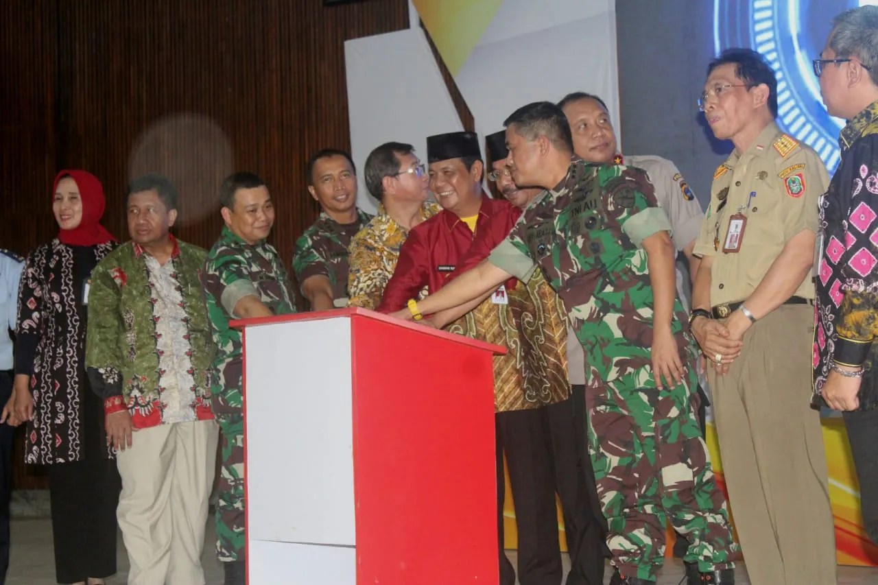 Pesan Paman Birin untuk Pencari Kerja: Hanya Pengoler yang Menganggur -  starbanjar.com