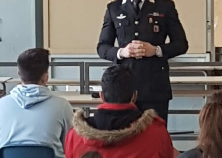Il Capitano Dei Carabinieri Di Anzio Pisani A Confronto Con Gli Studenti Del Cfp - Il Caffe 536_x_750_jpg