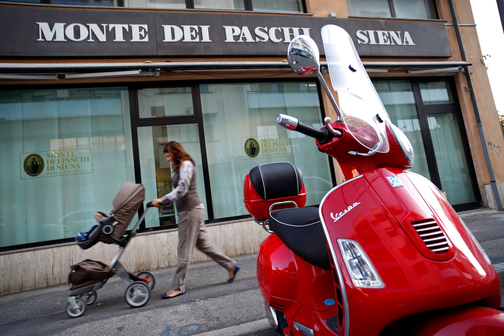 Bidding war erupts for world’s oldest bank: Intesa gatecrashes BPM bid