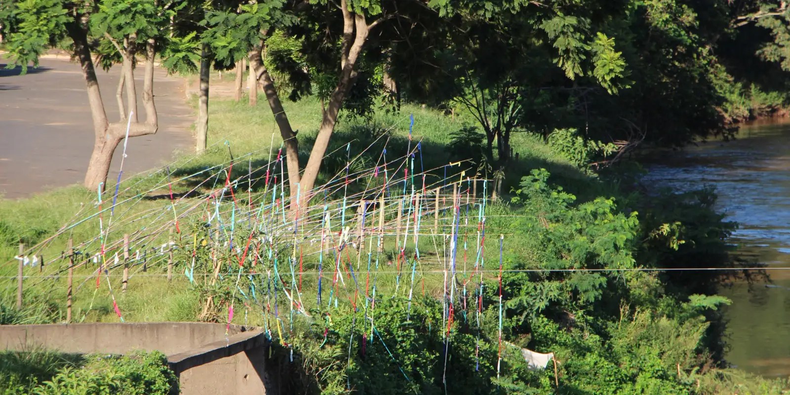 Intervenção artística chama atenção para o Rio Paraopeba