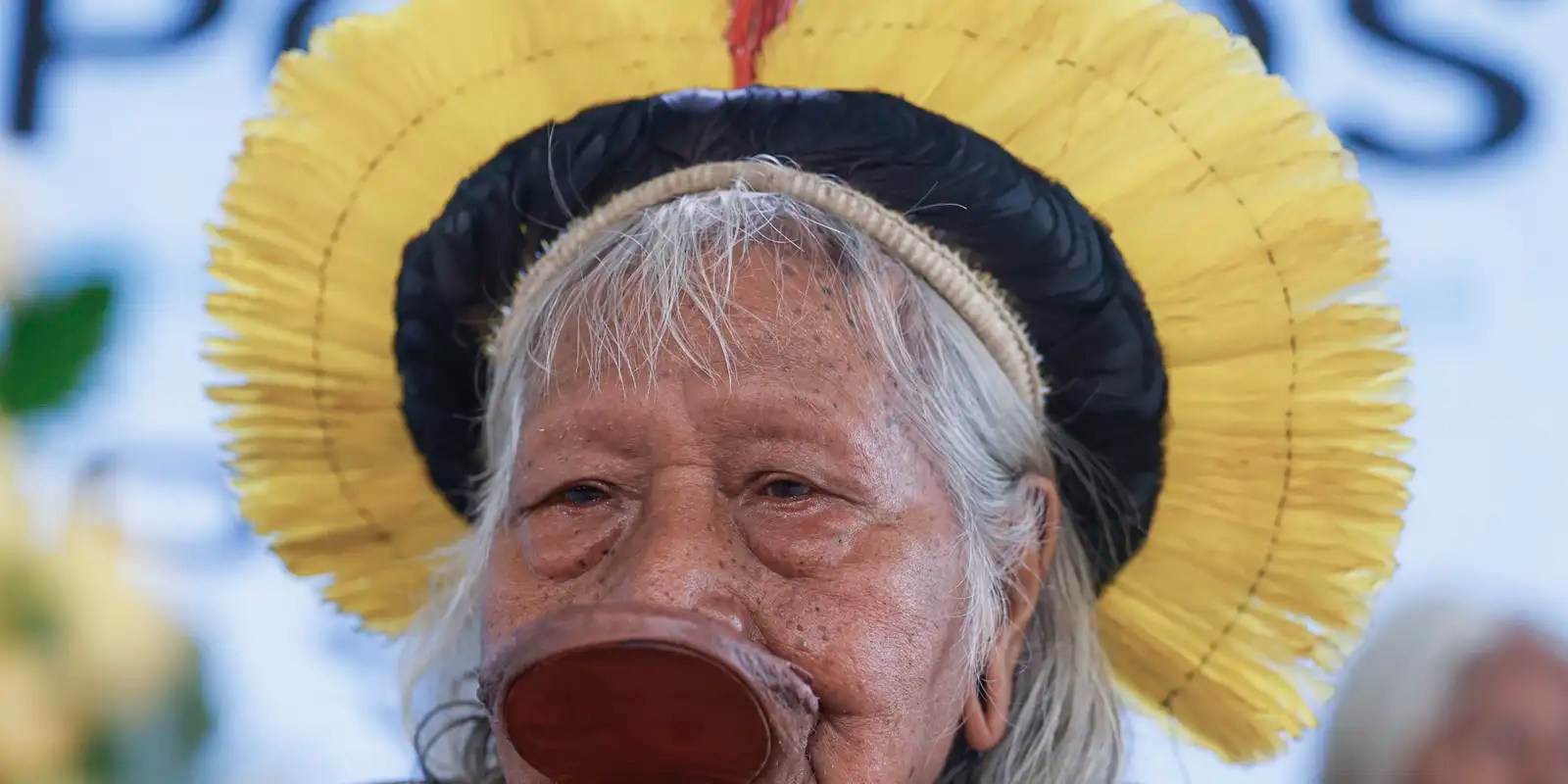 Cacique Raoni apresenta melhora, mas continua internado na UTI