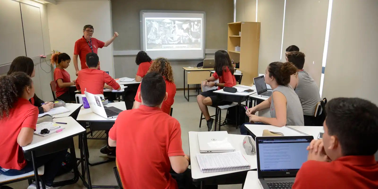 Escolas são importantes no combate à LGBTfobia, defendem especialistas