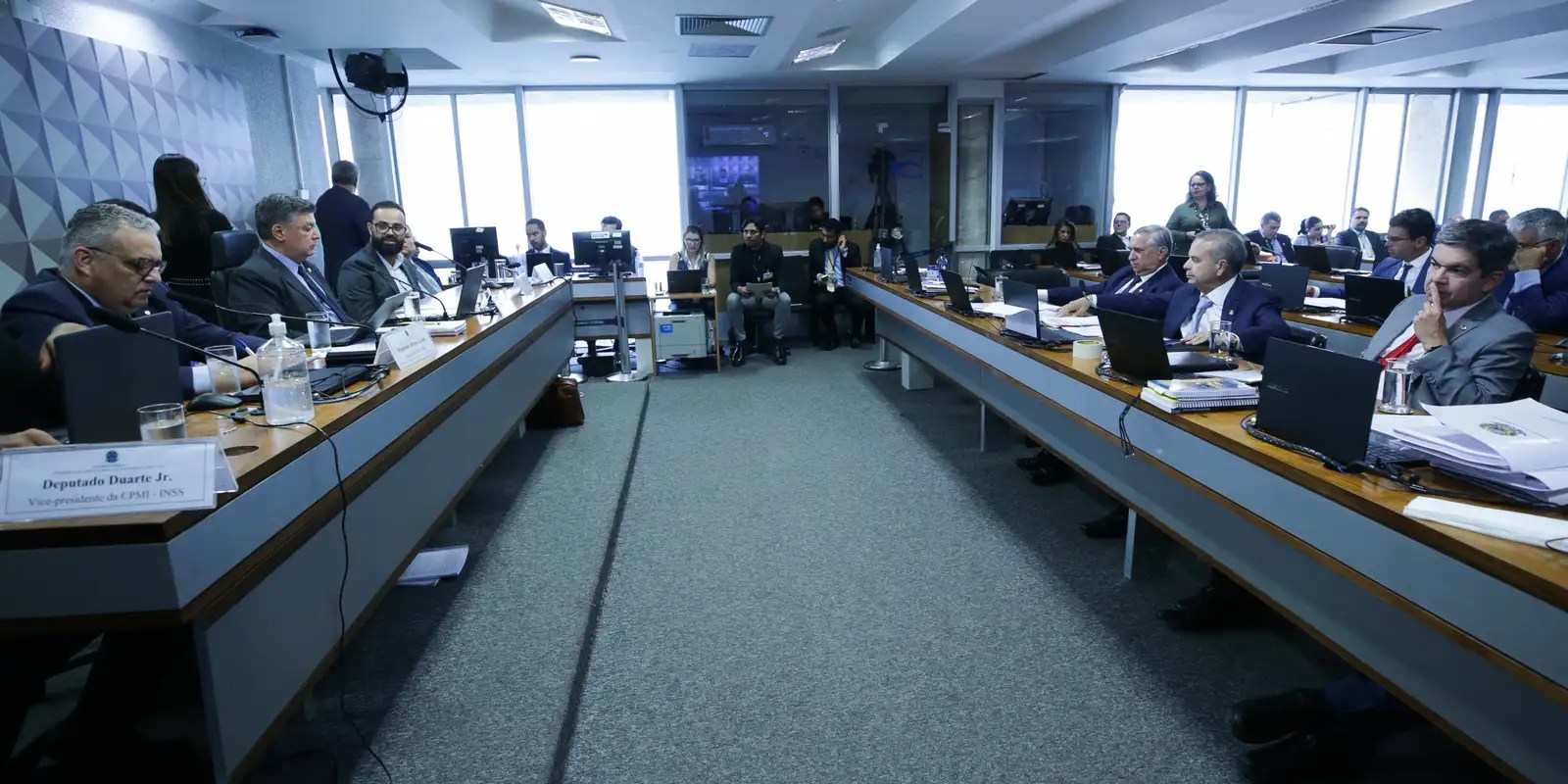 CPMI do INSS ouve ex-dirigentes de associação e conselho nesta segunda