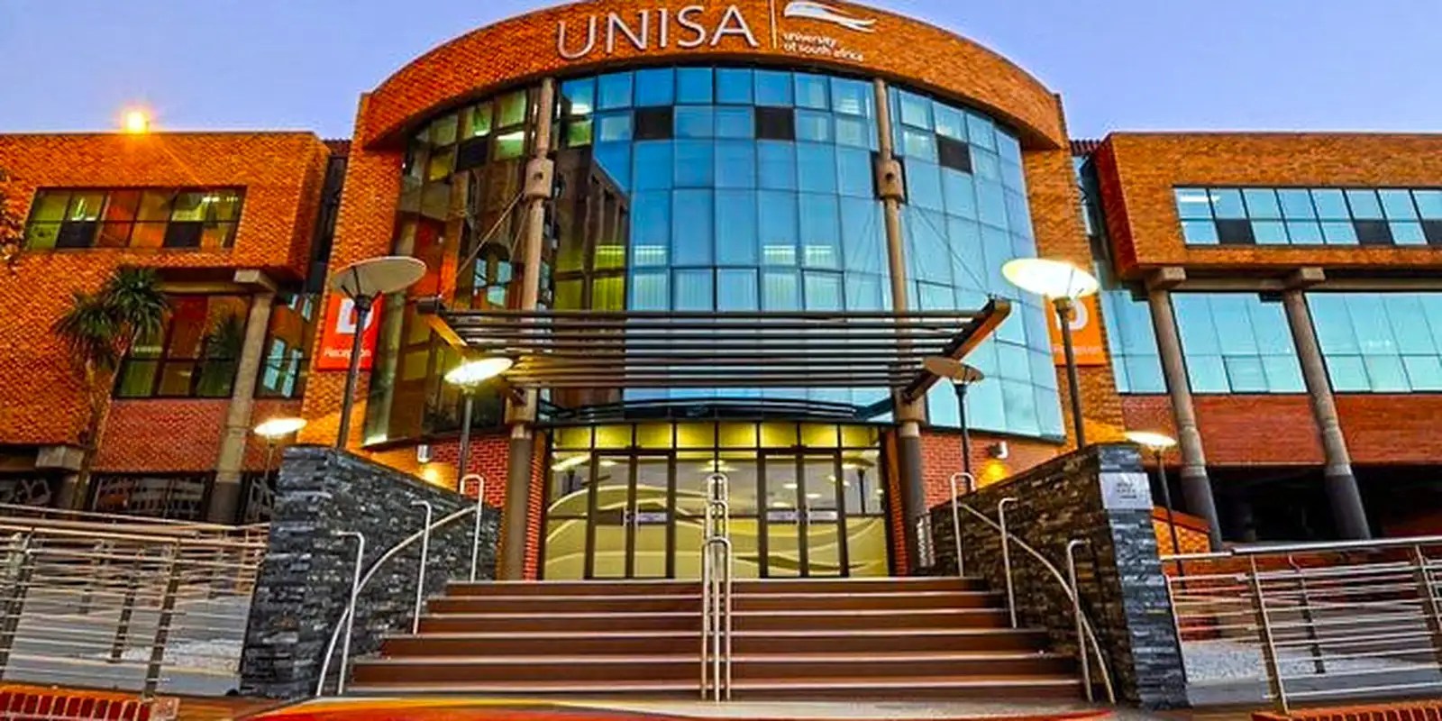 Após determinação judicial, Unisa vai reintegrar alunos expulsos