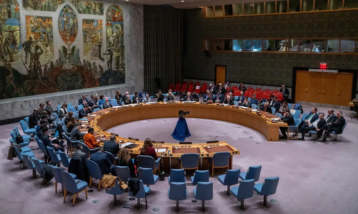 Rússia e China vetam resolução sobre Ormuz em Conselho de Segurança