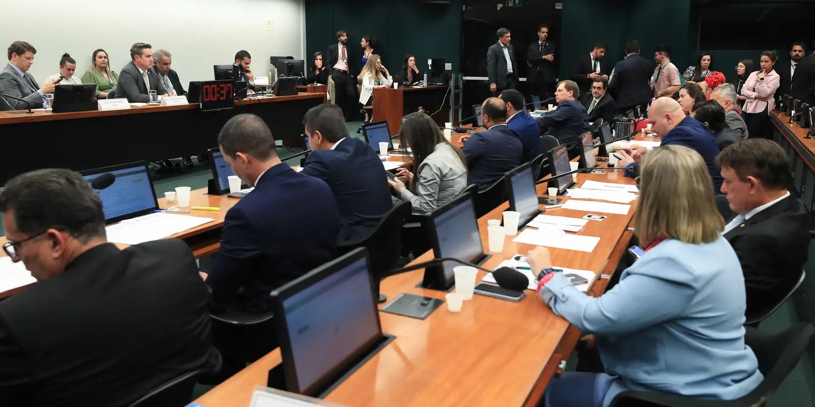 CPIs do MST, das Americanas e do futebol terminam sem conclusão