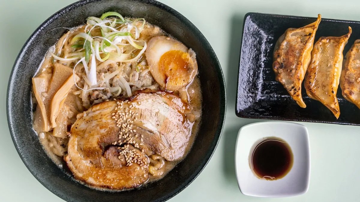 めん処はなぶさ 石川店 | Wolt | デリバリー | 函館