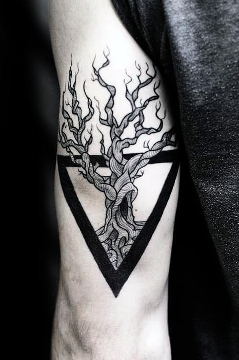 60 Life Tree Tattoos (With Their Meanings) 700_x_466_jpg