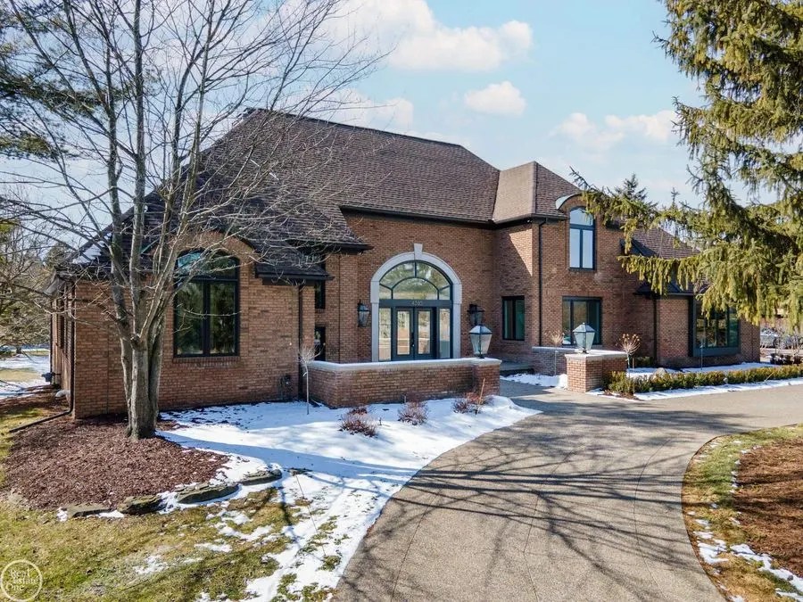 Aretha Franklin’s former Bloomfield Township home listed at .15M