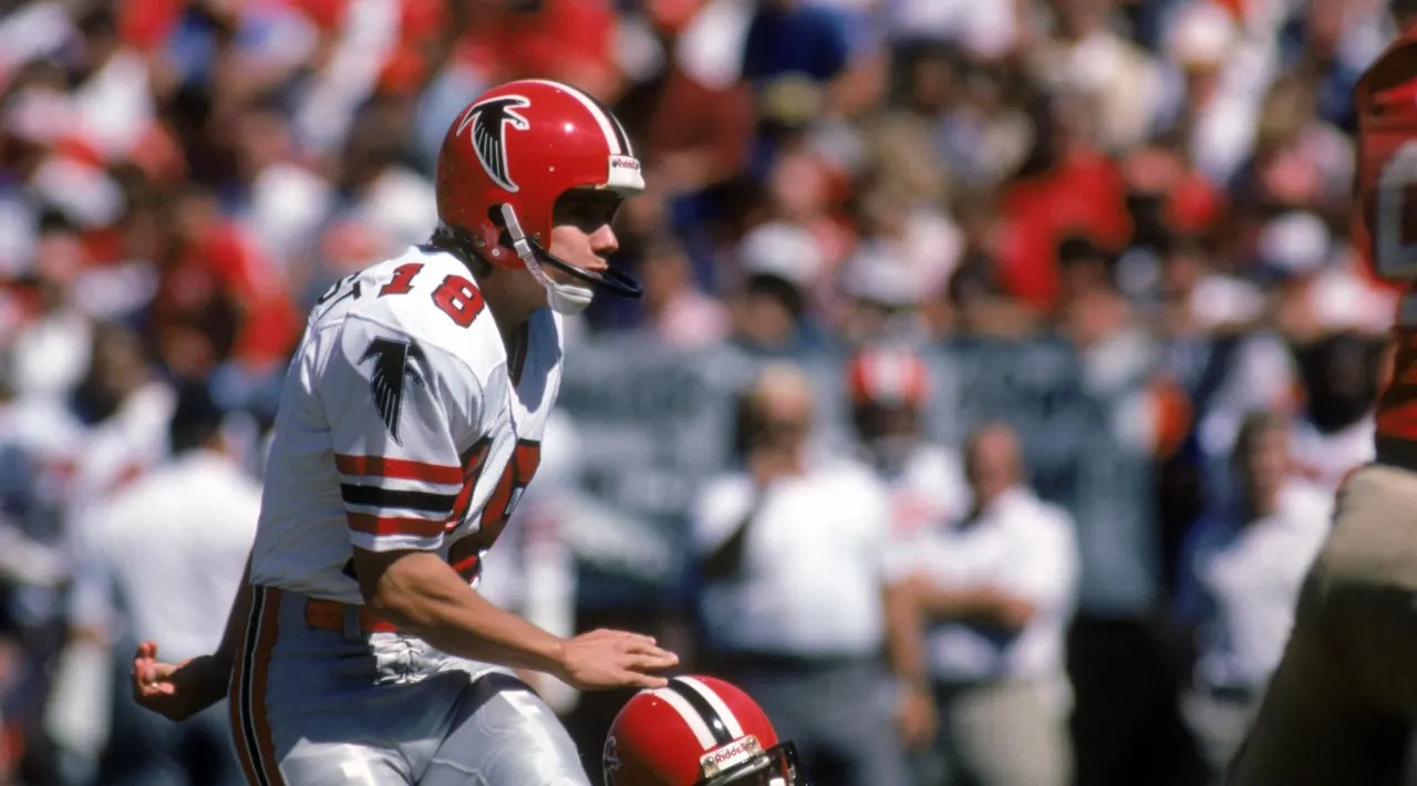 Former NFL star Mick Luckhurst lists sporty Santa Barbara spread for  million