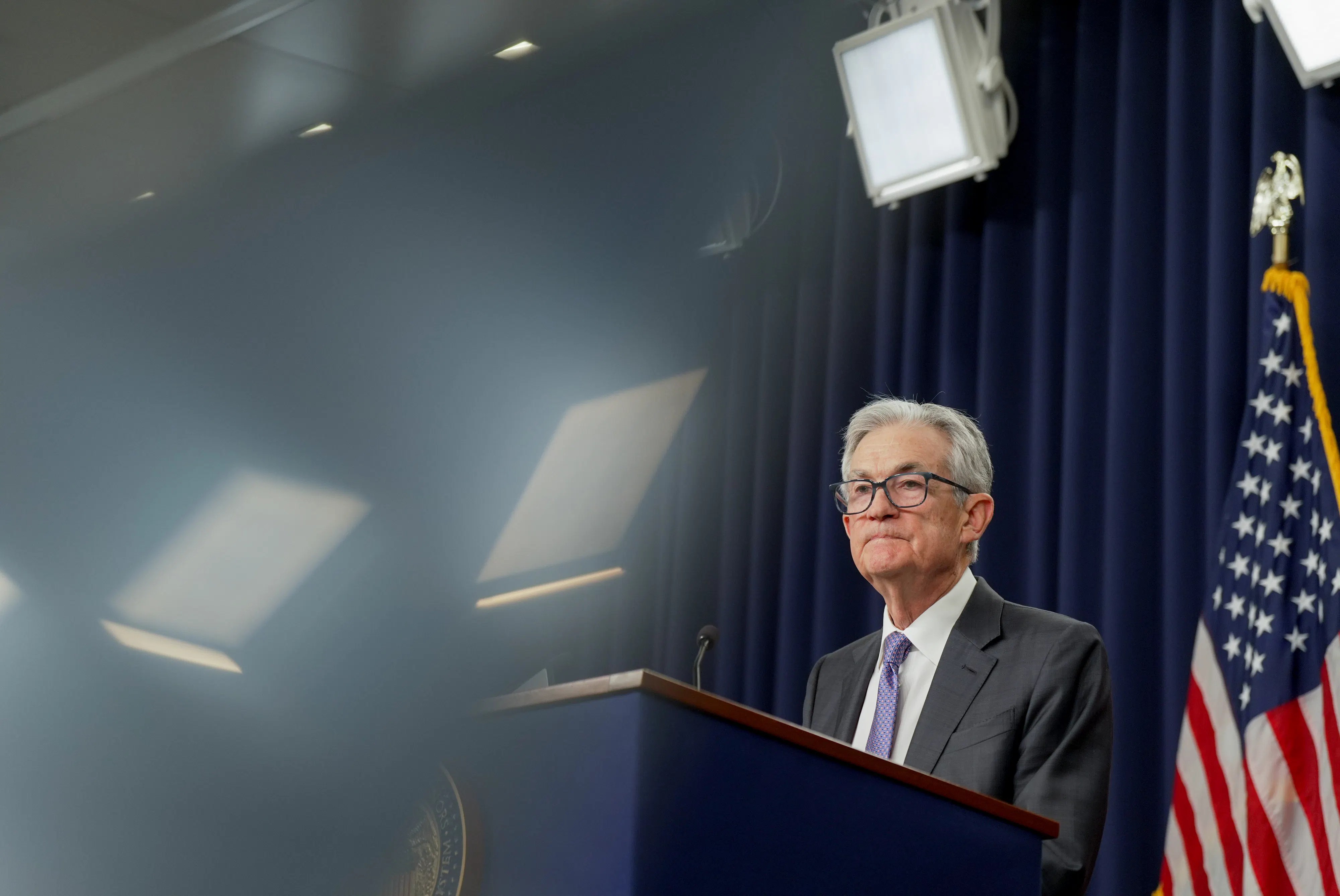 Global Central Bank Leaders Defend Jerome Powell After Trump Attack