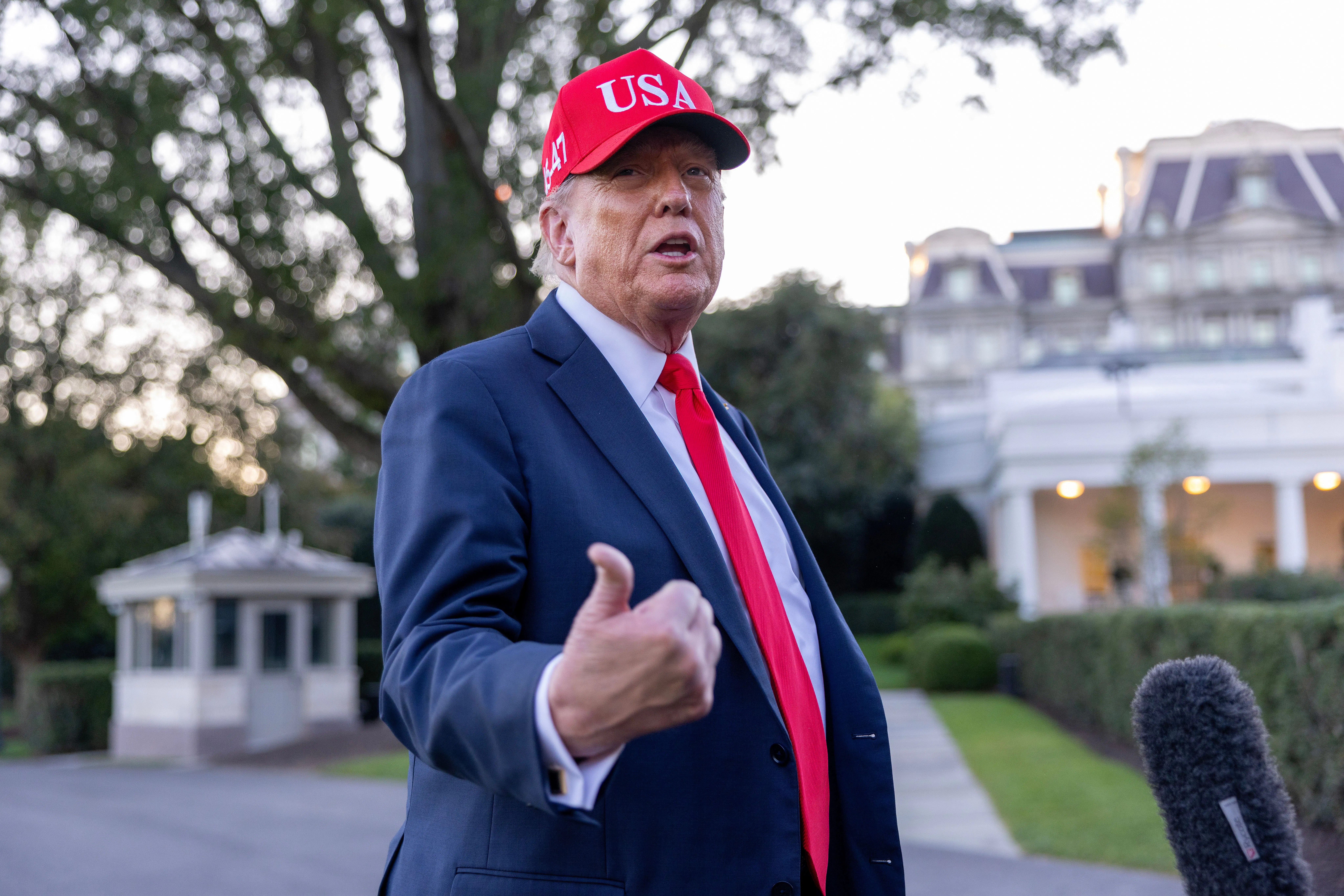 Trump Calls to Imprison Illinois Democrats as Troops Land in Chicago