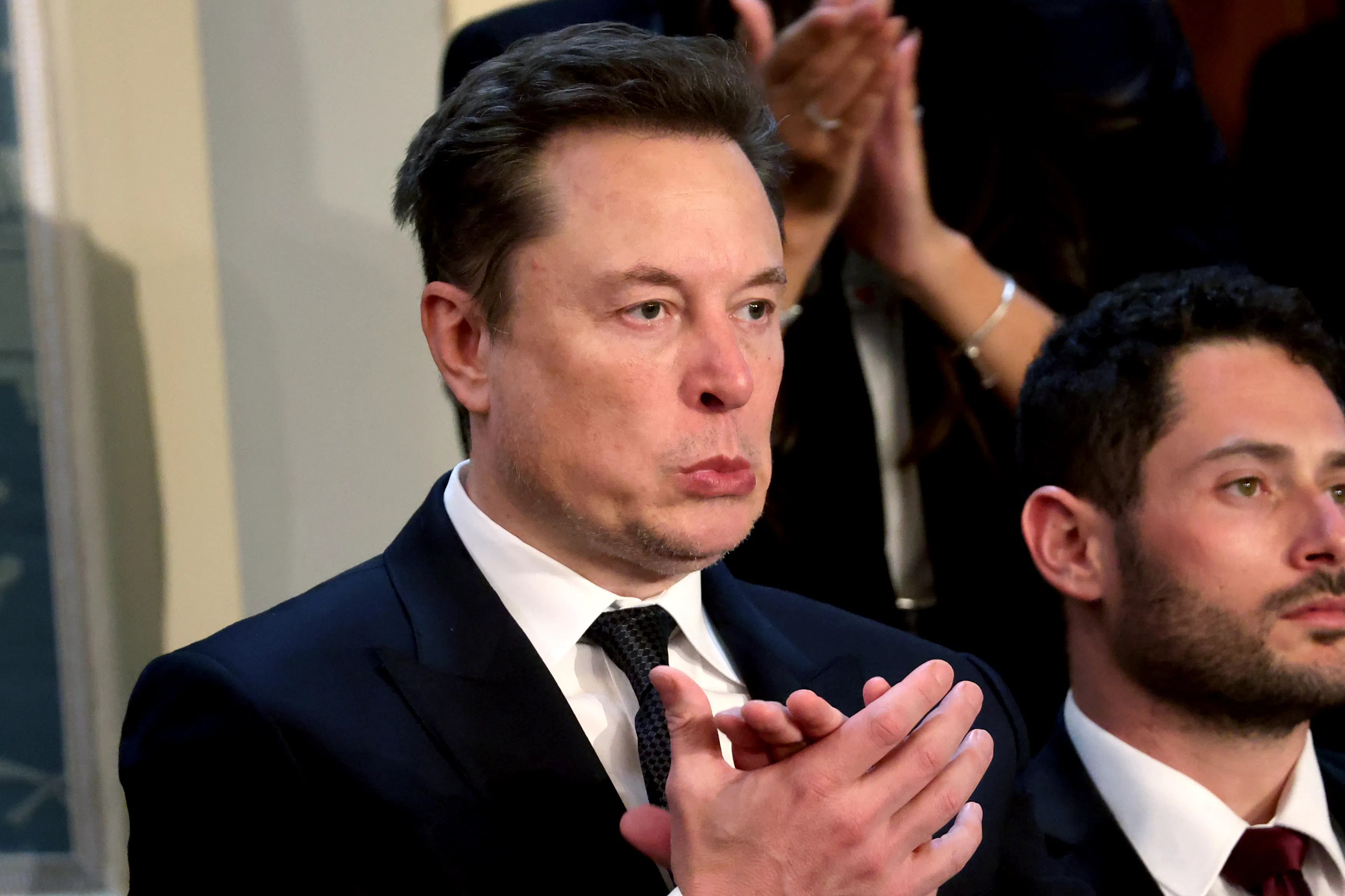 Elon Musk Exhaustingly Resurrects His Weird Feud With Mark Zuckerberg