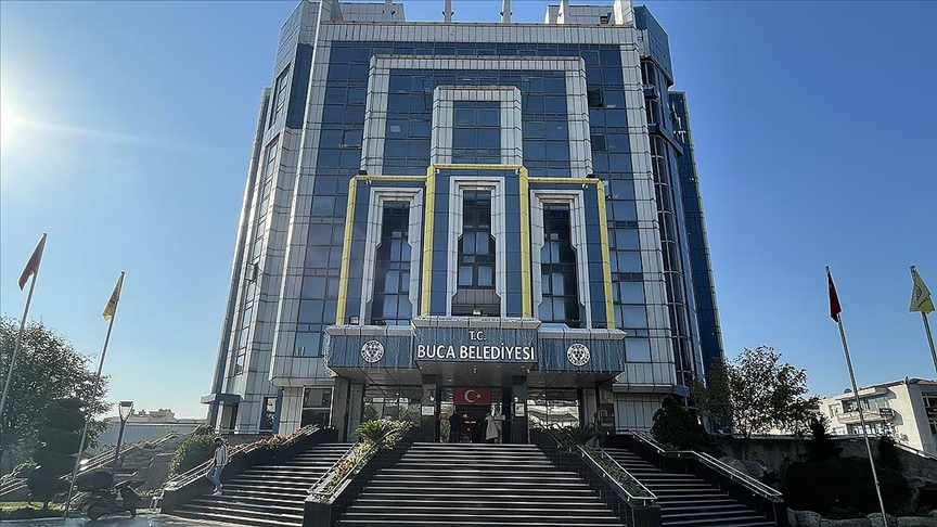 Buca Belediyesi'ne operasyonda gözaltı sayısı 54'e yükseldi