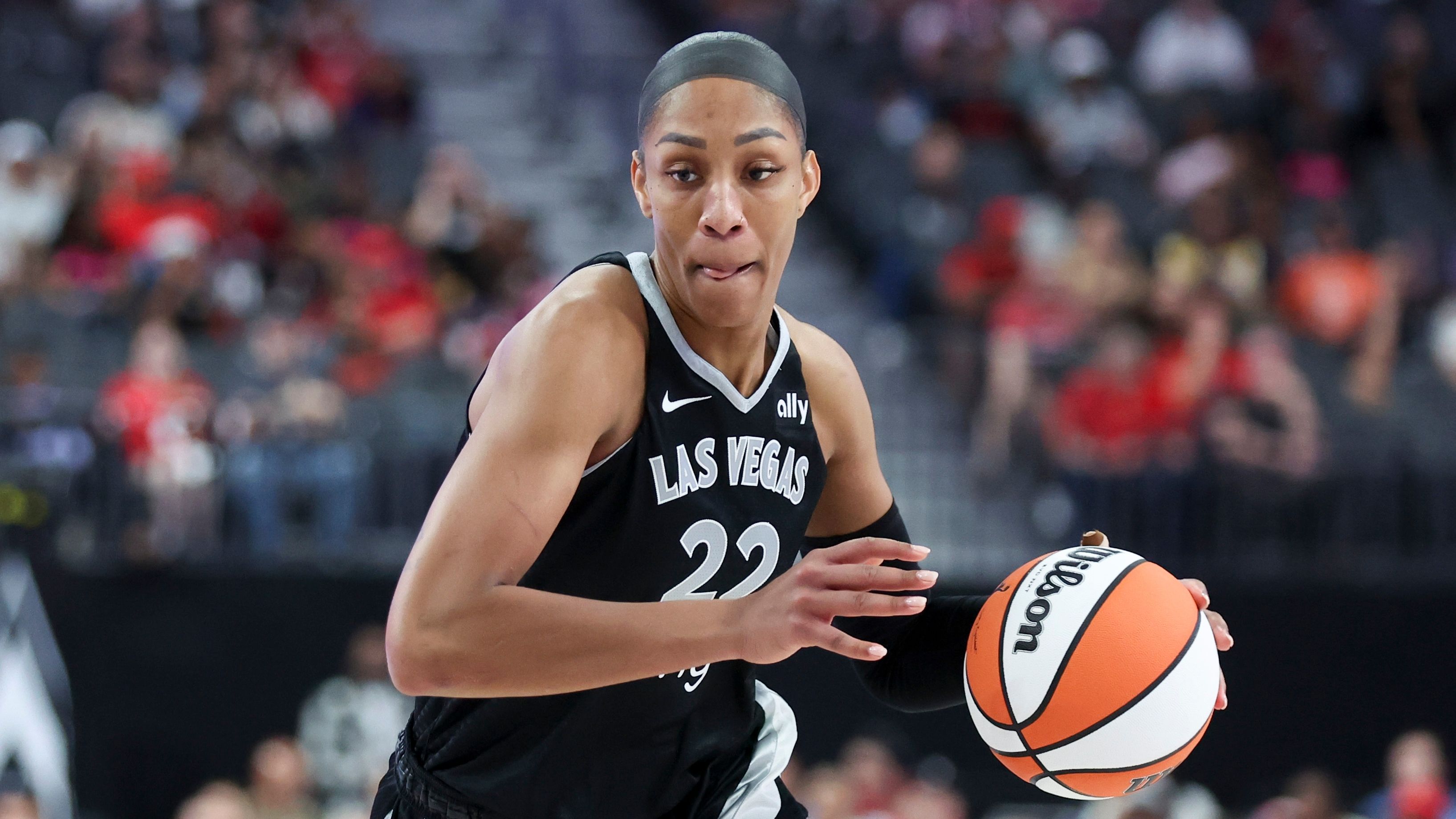 WNBA Champ Debuts Stunning New Short Hairstyle | News