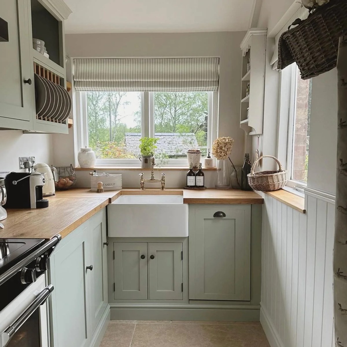 English Country Galley Kitchen Ideen