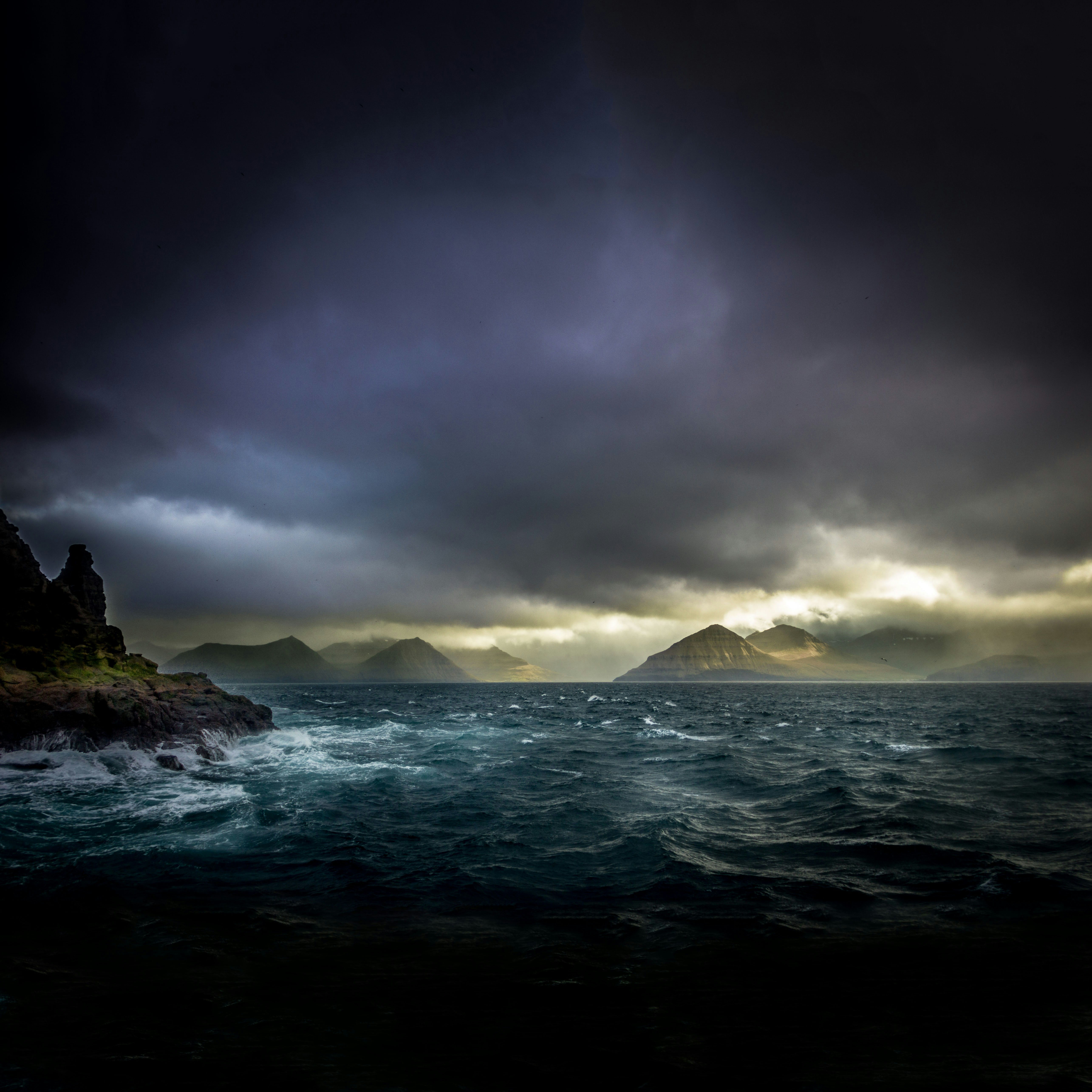 How to Choose the Right Storm Damage Repair Service After a Natural Disaster