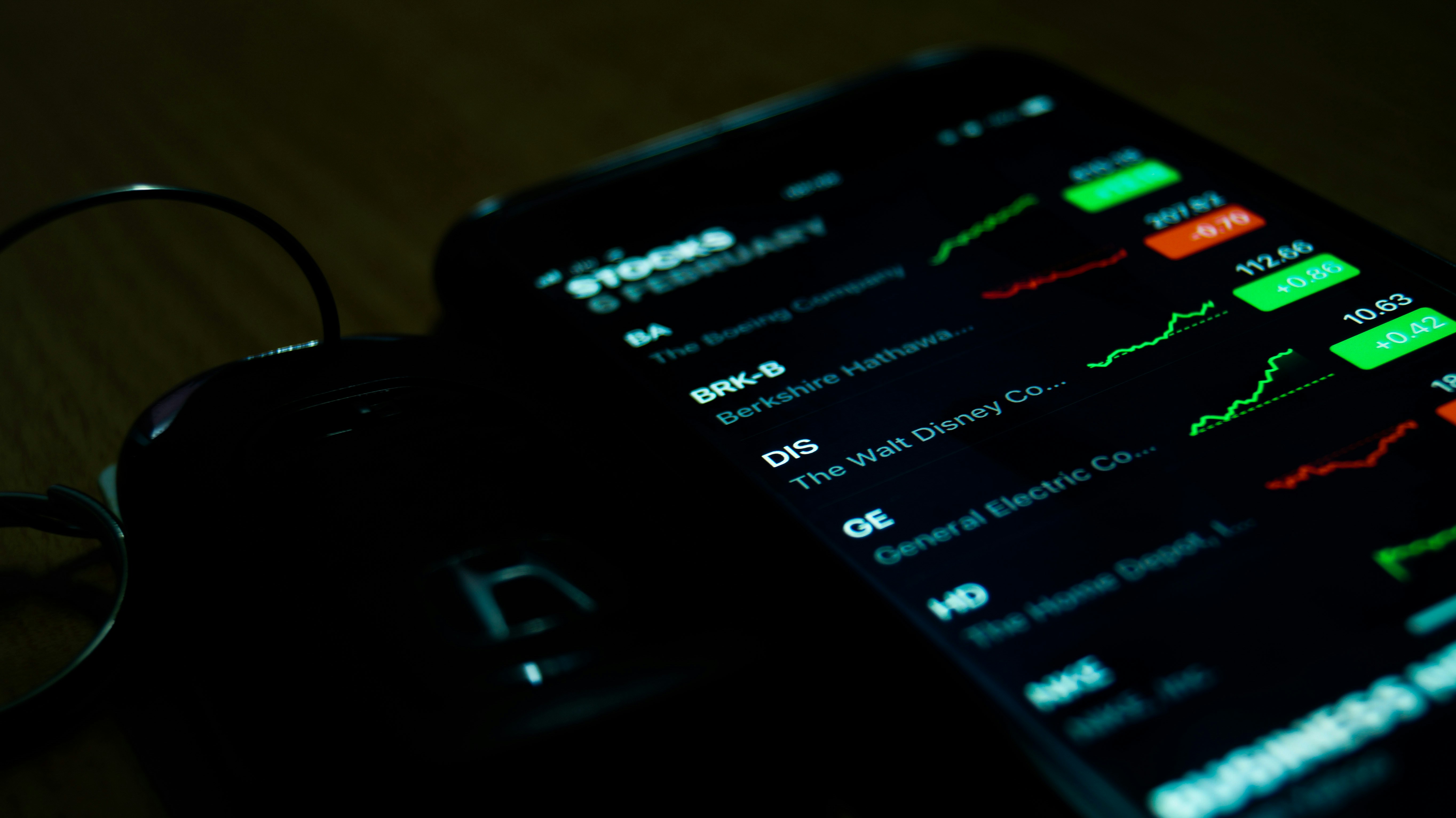 Blockchain.com expande su oferta de acciones tokenizadas con 173 nuevos activos y ETFs