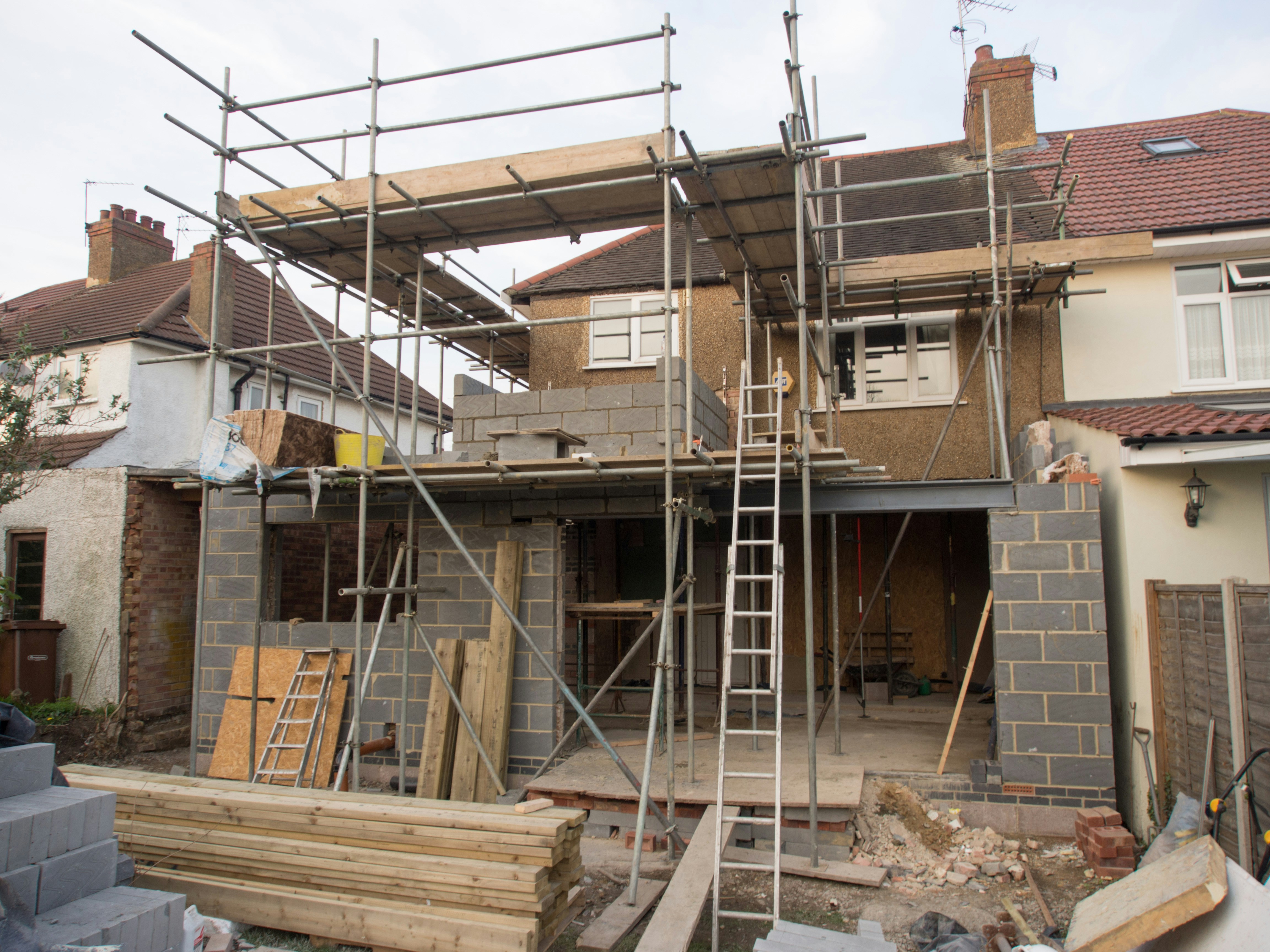 7 Tips for Managing Home Construction Costs