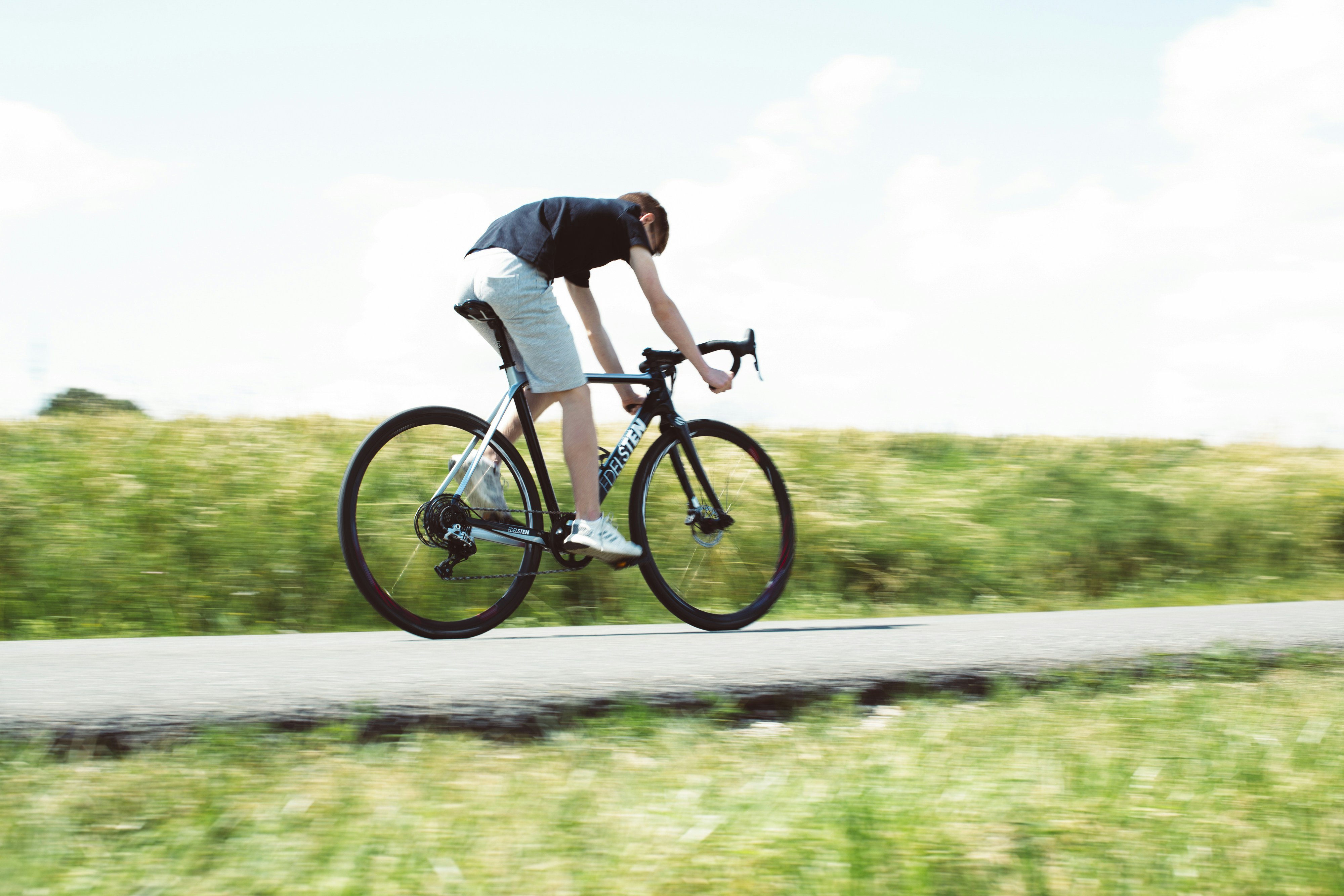 10 Pieces of Must-Have Gear for Beginner Cyclists