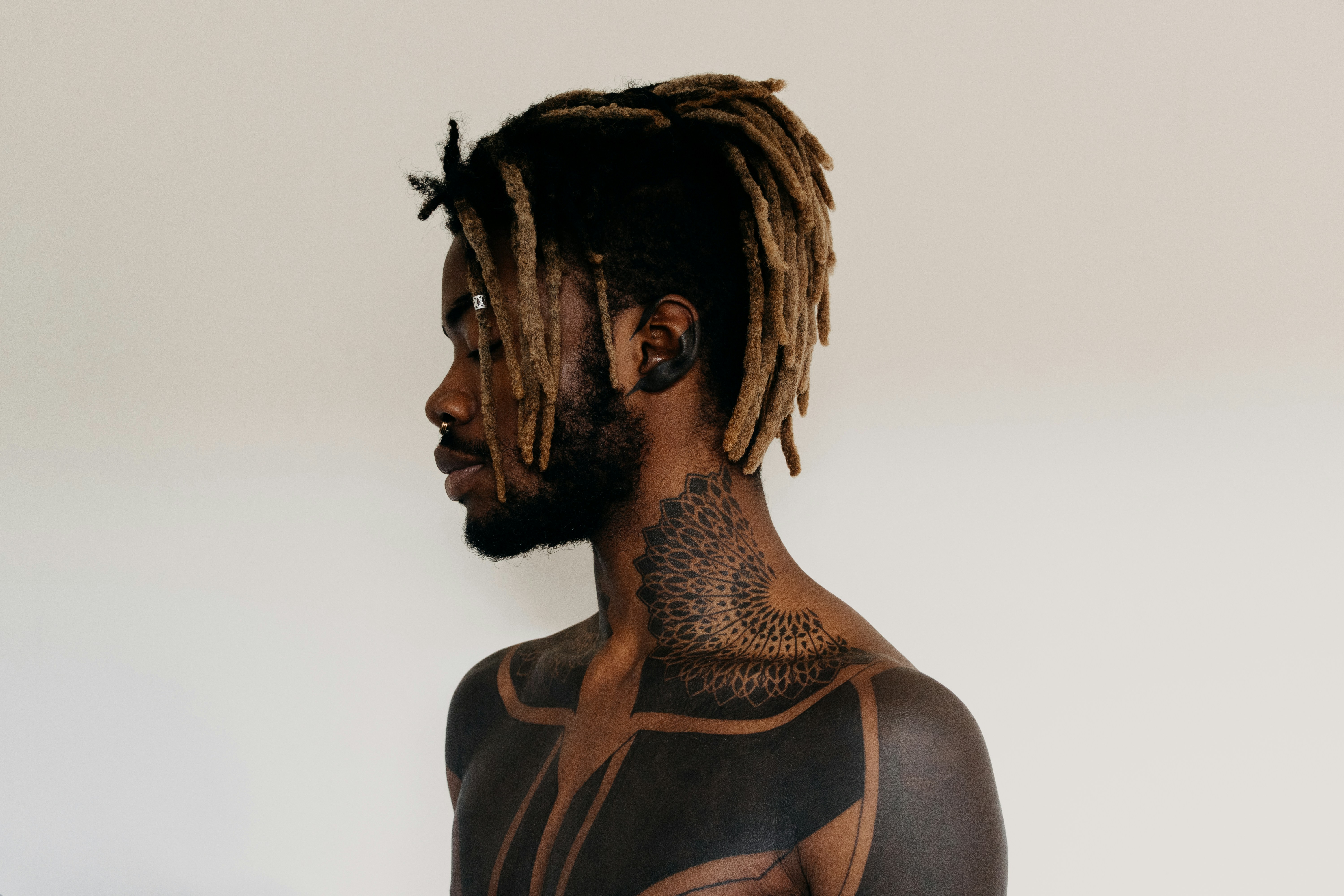 Neck Tattoo Pictures | Download Free Images On Unsplash 667_x_1000_jpg