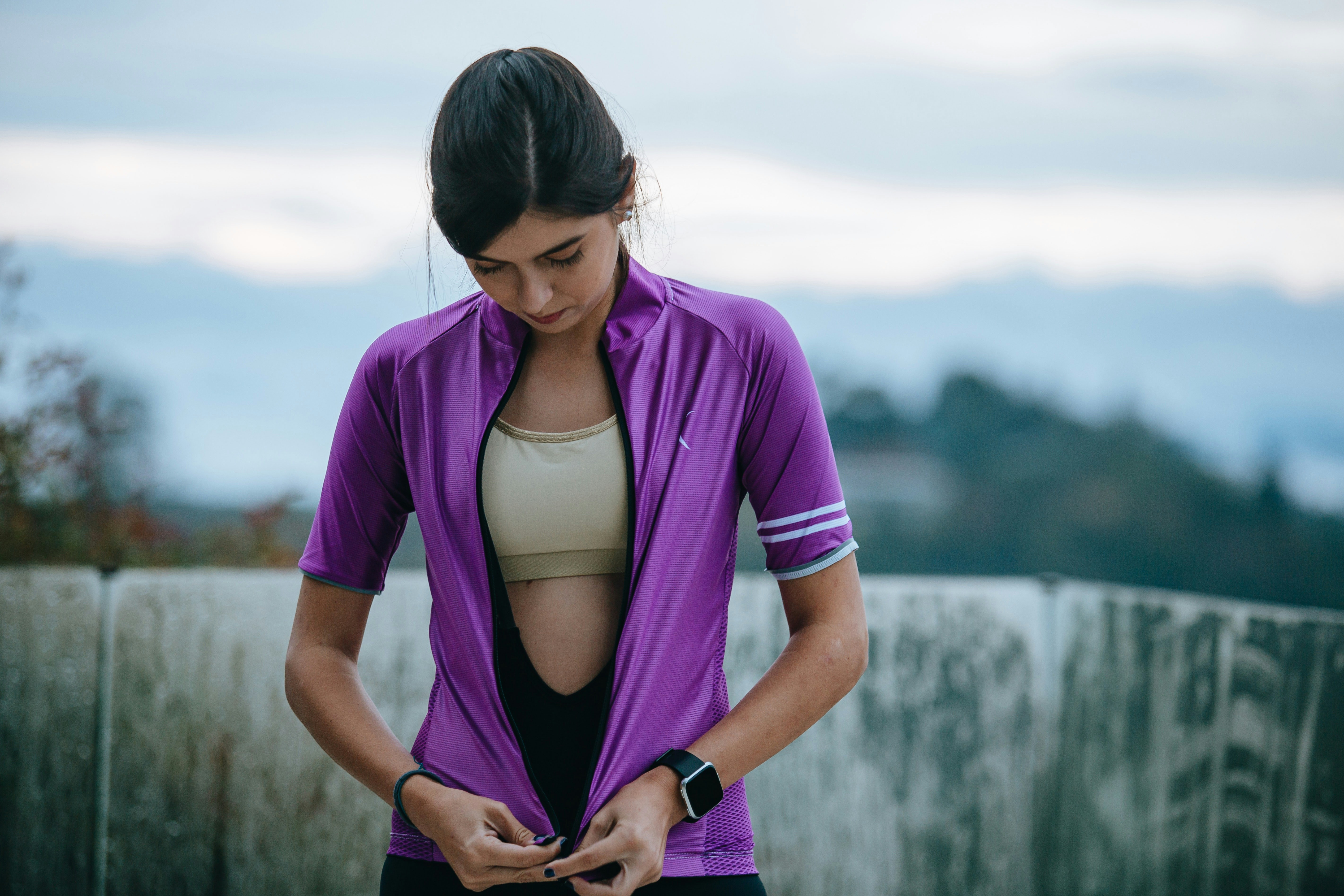 How Tight Should a Cycling Jersey Fit?