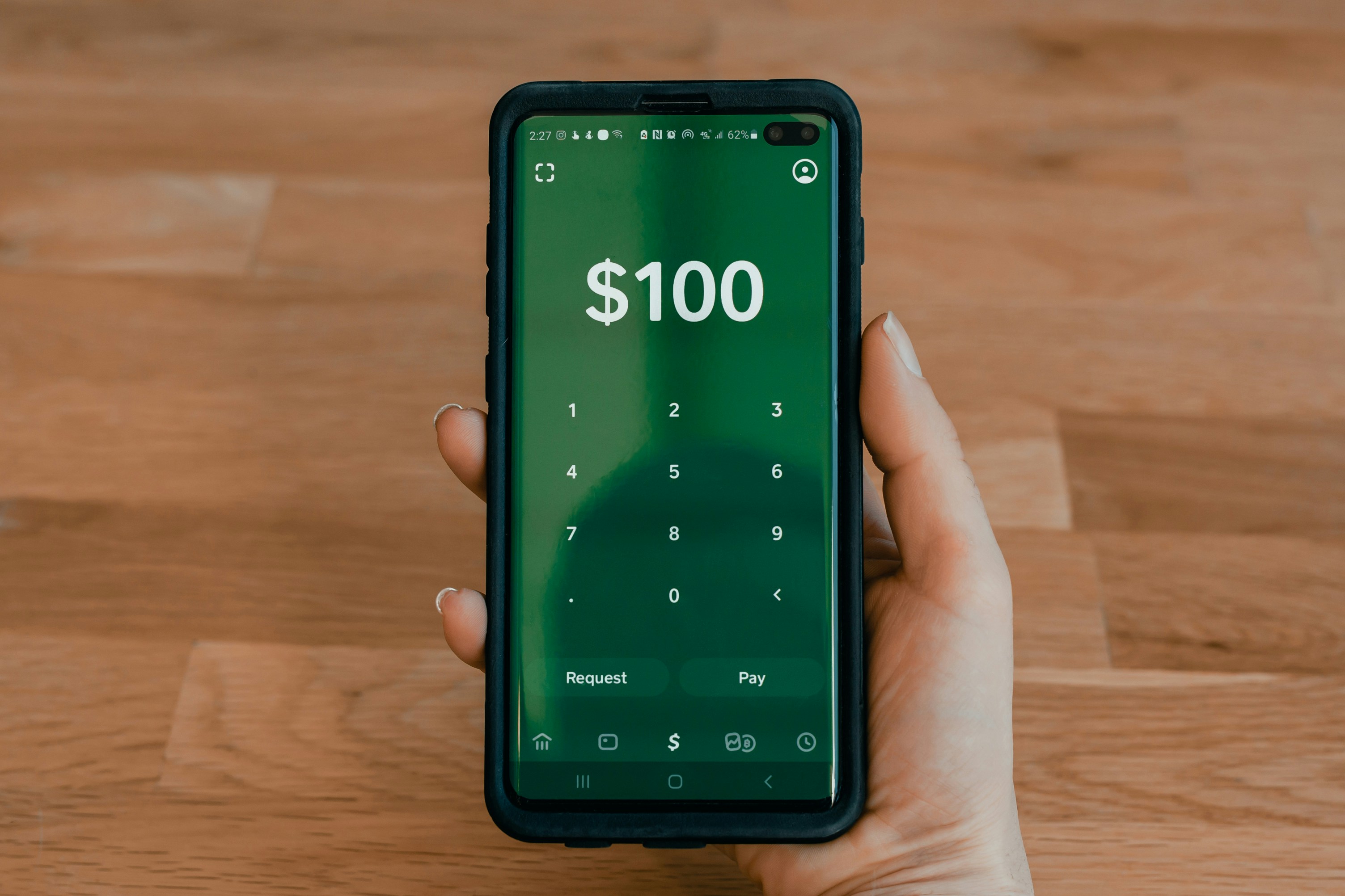 Moneycontrol – App Keeps Track of Income and Expenses