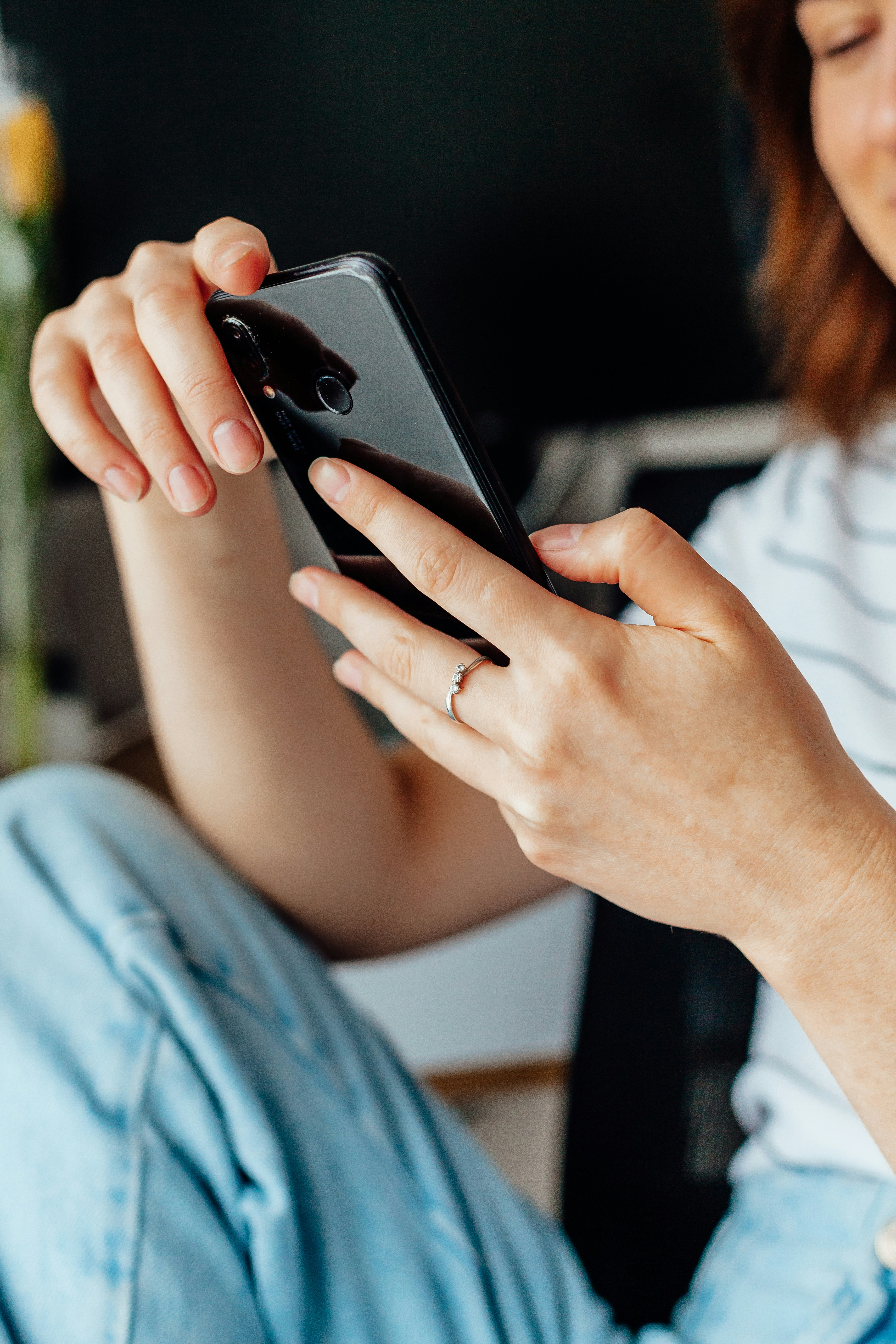 The Future in Your Palm: Emerging Smartphone Trends Shaping 2024