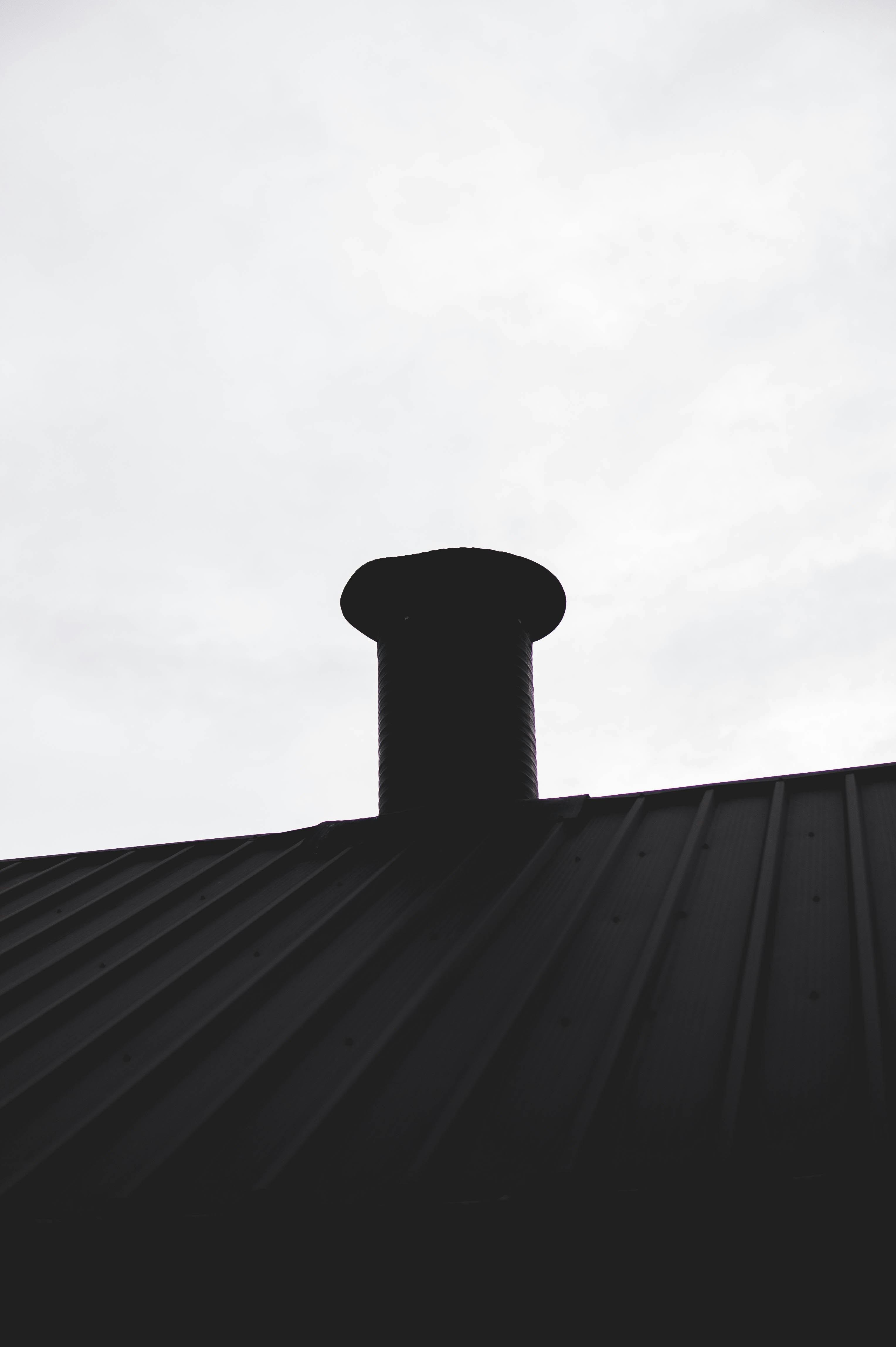 5 Professional Roof Cleaning Techniques for Steep Roofs