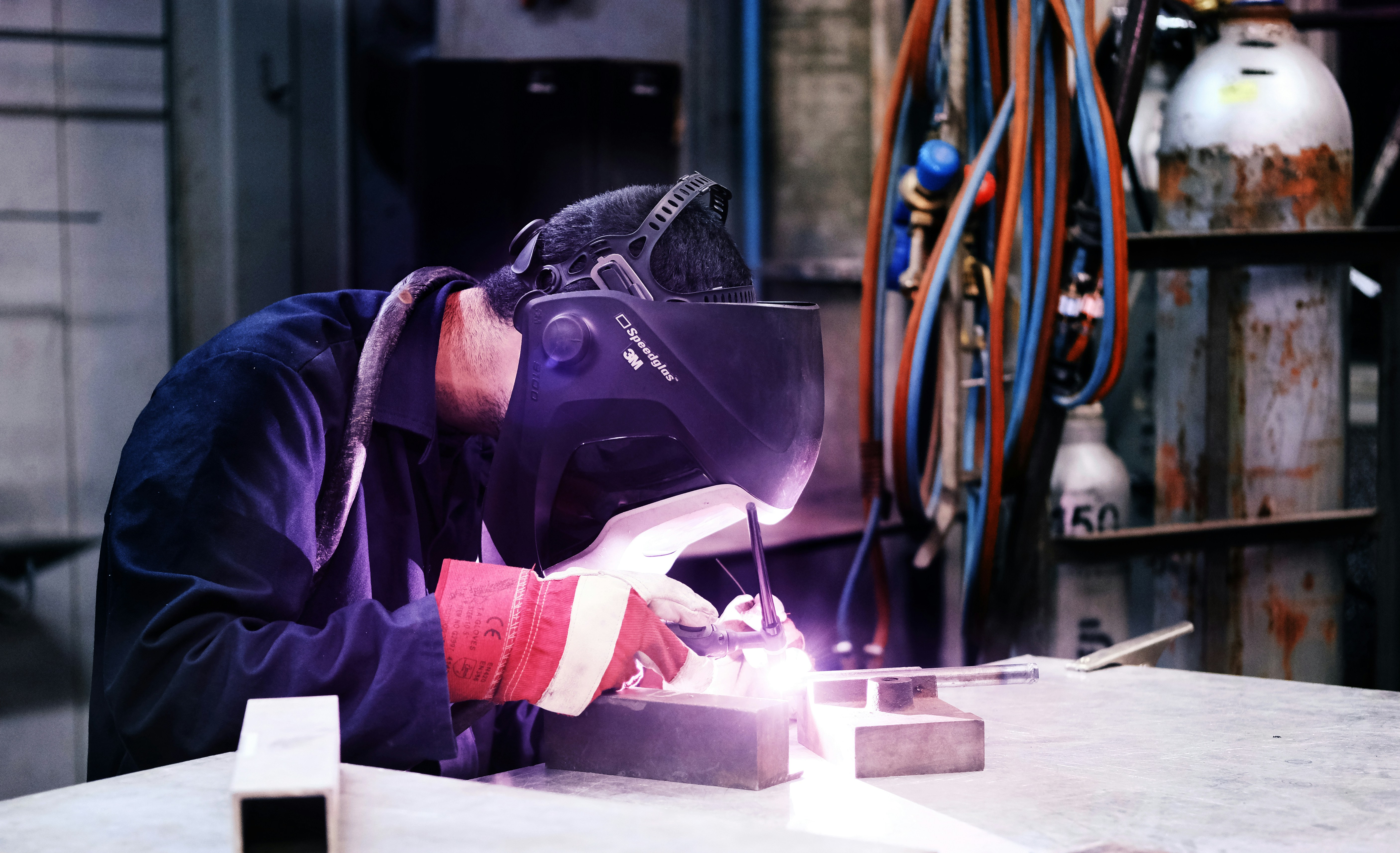 12 Industries Benefiting from Modern NDT Training Tools