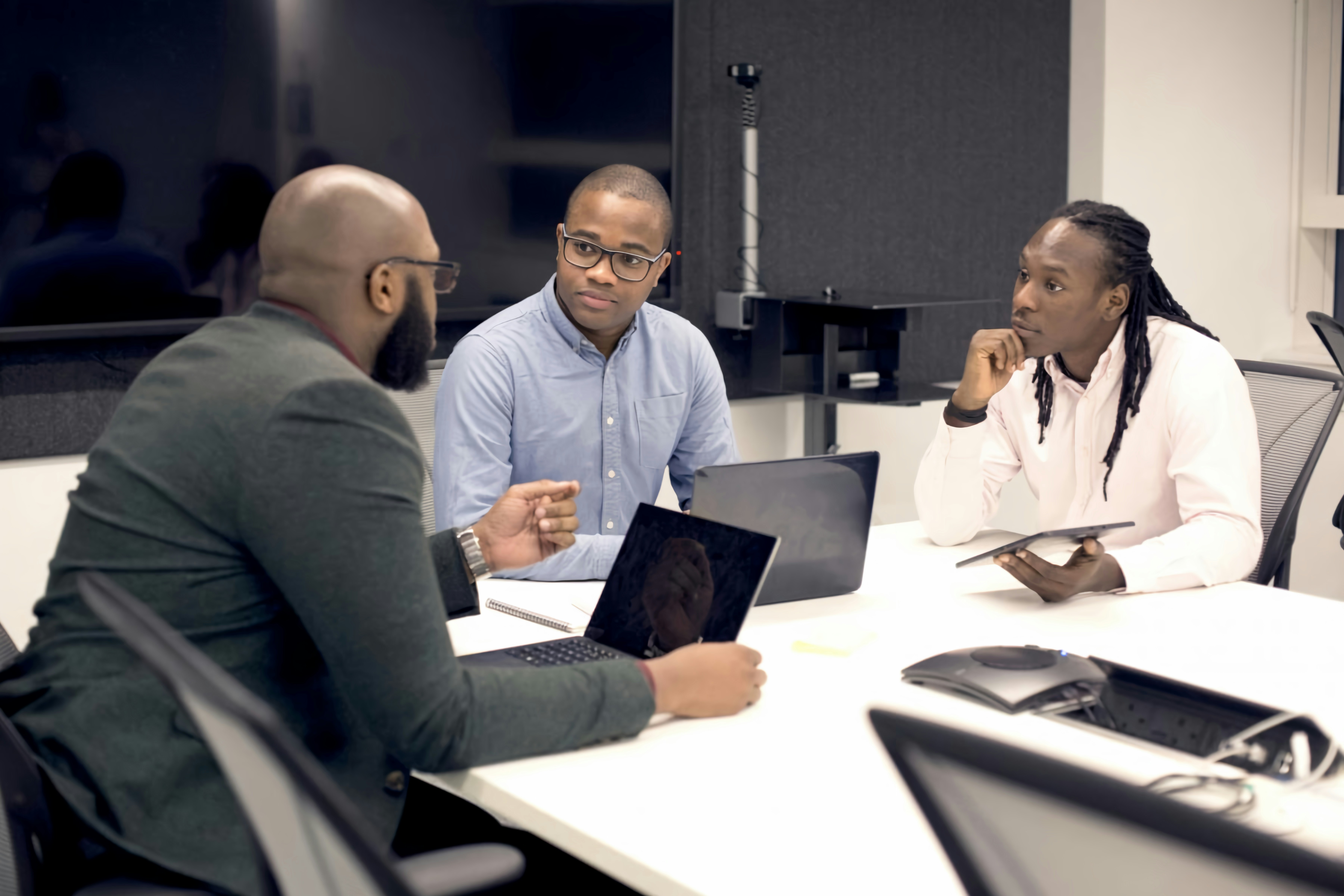 Mitigating International Hiring Risks with Global Background Checks