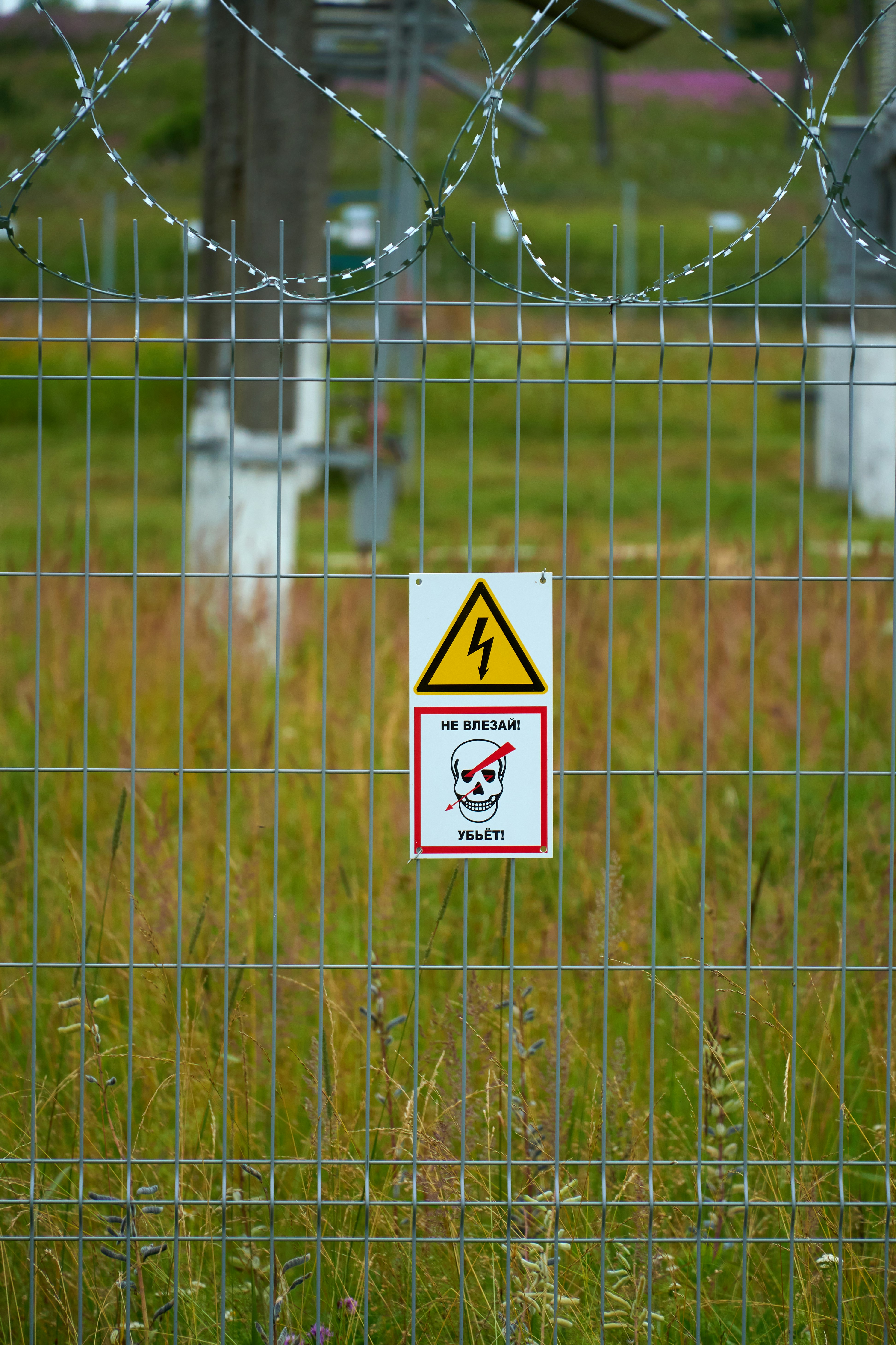 8 Signs Your Fence Needs Attention After DIY Fencing Planning