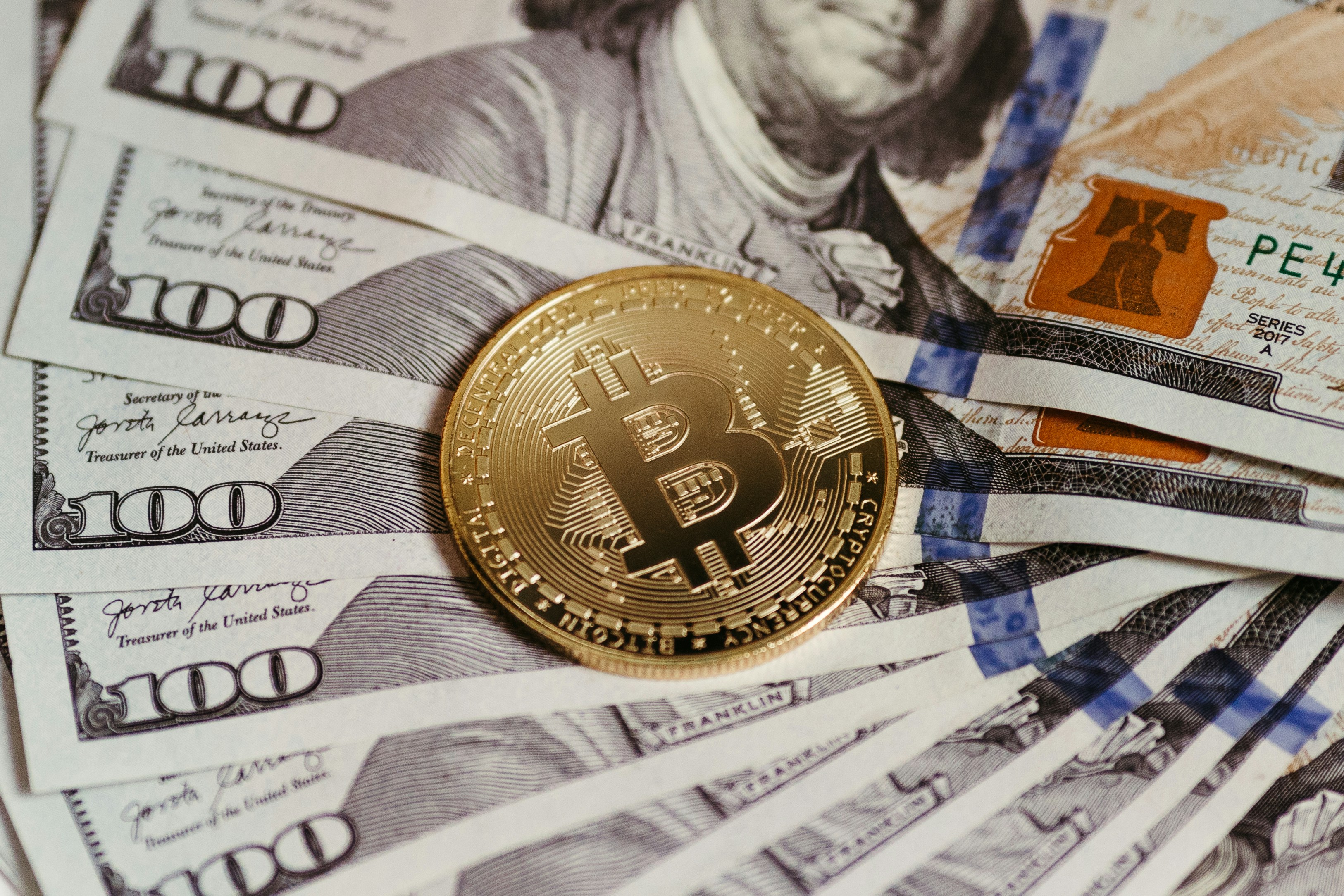 Los ETF Bitcoin difieren del precio ‘spot’ tras segunda entrada de US$ 145 millones